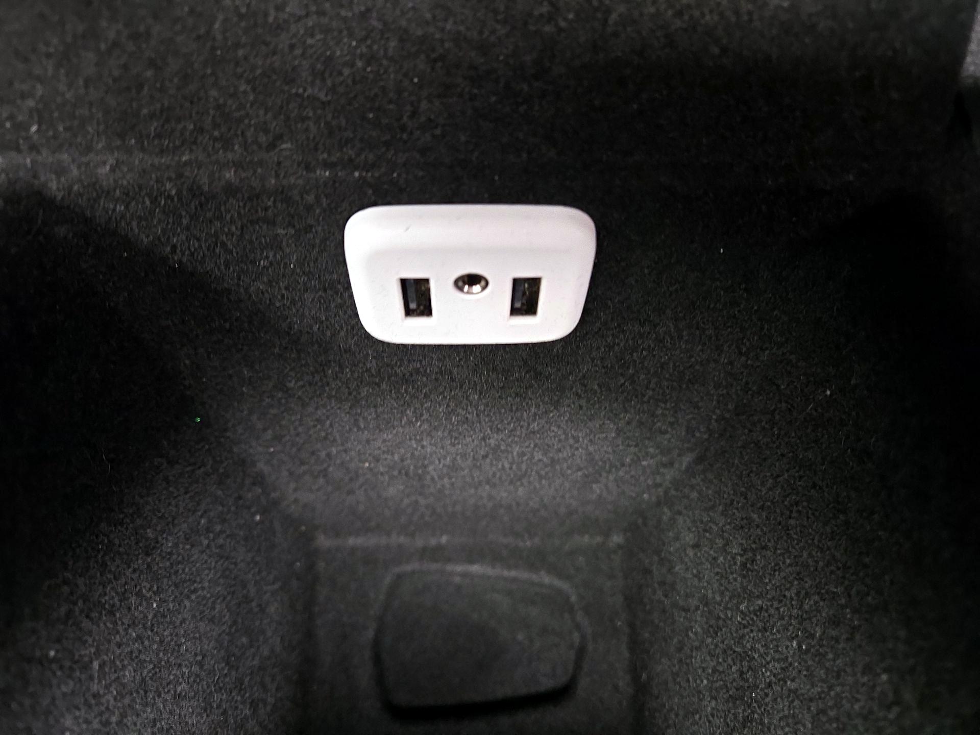 Thumbnail: 2017 Cadillac XT5 - 19