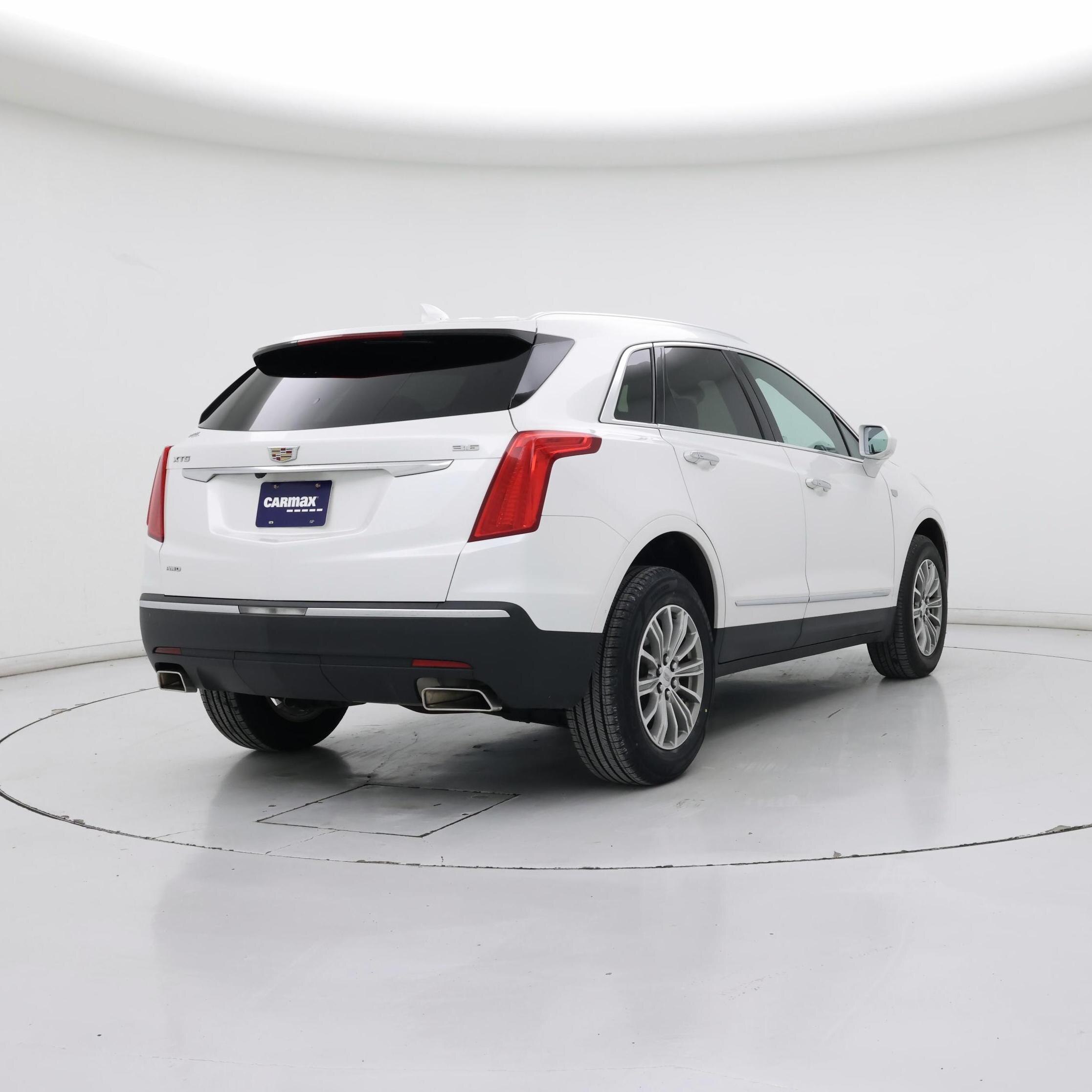 Thumbnail: 2017 Cadillac XT5 - 8