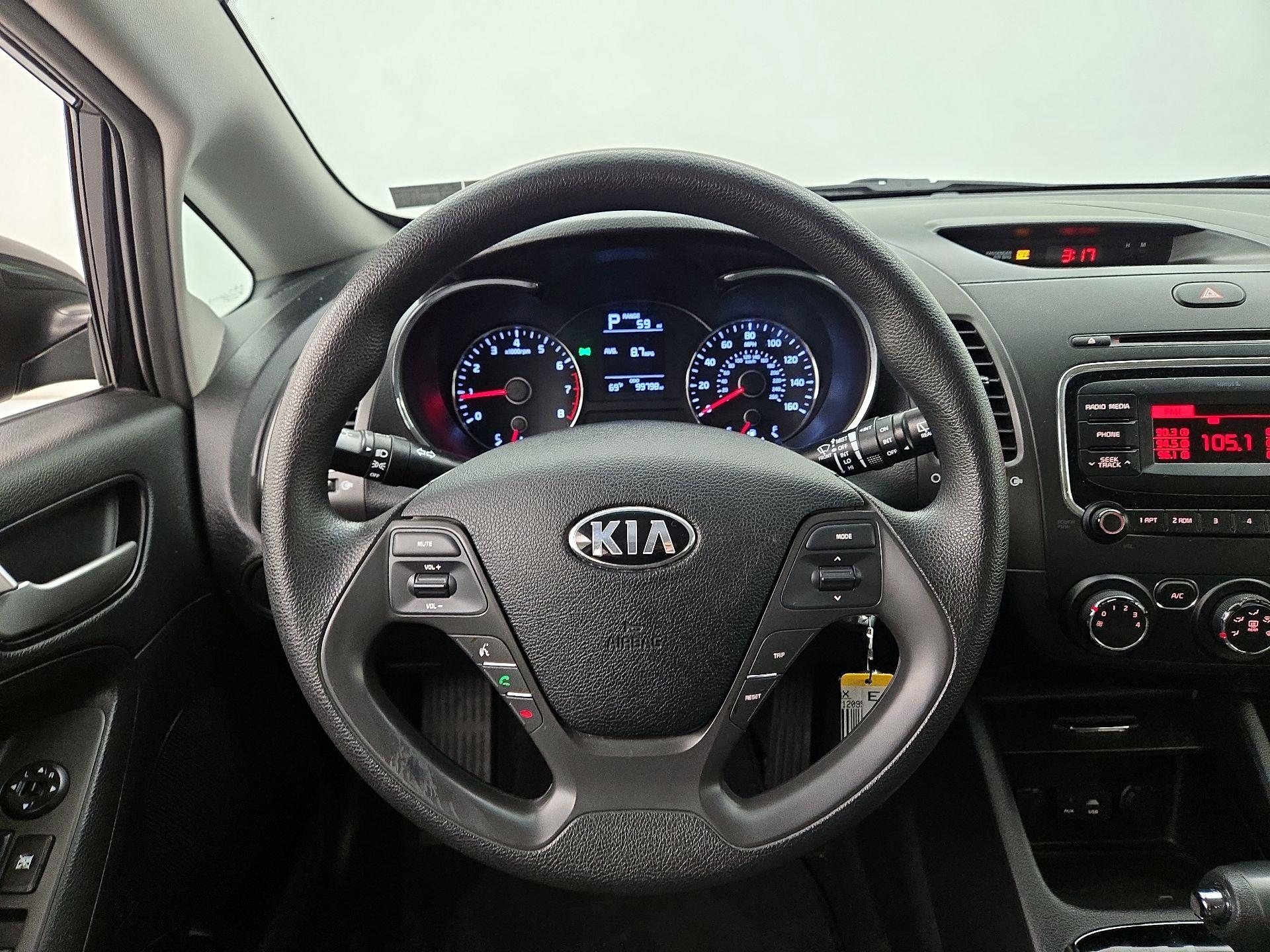 Thumbnail: 2017 Kia Forte - 10