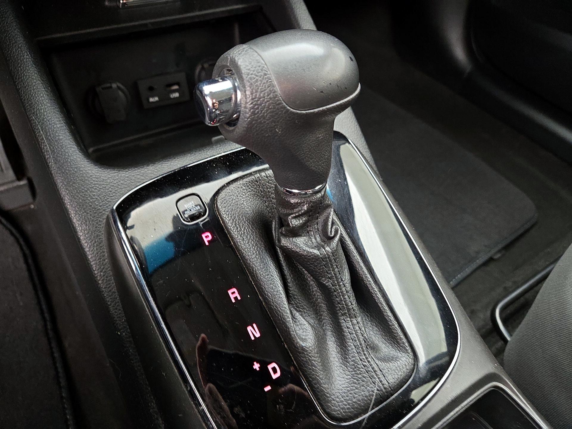 Thumbnail: 2017 Kia Forte - 16