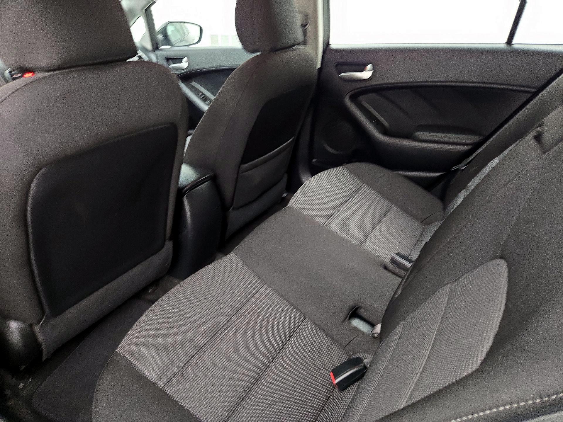 Thumbnail: 2017 Kia Forte - 18