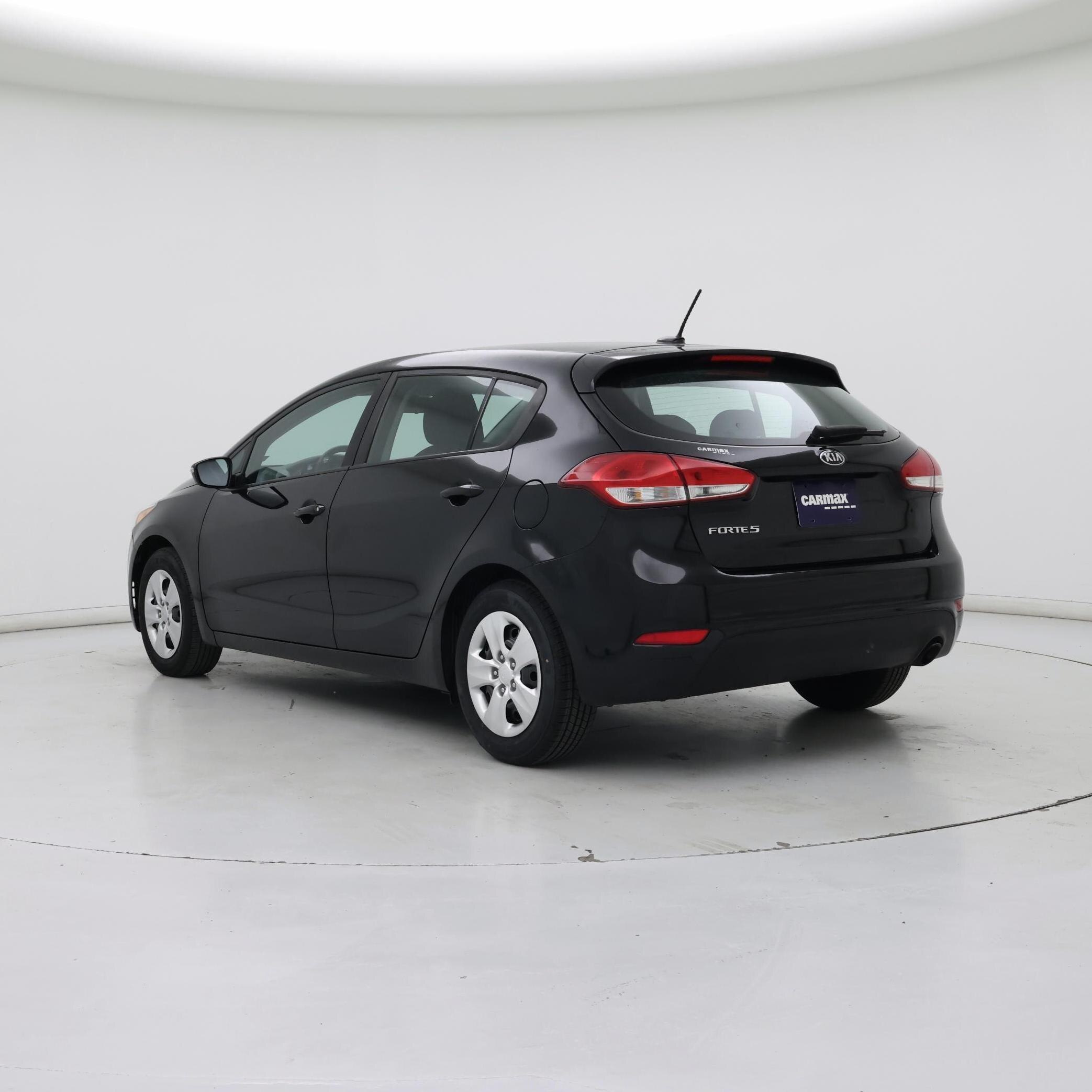 Thumbnail: 2017 Kia Forte - 2