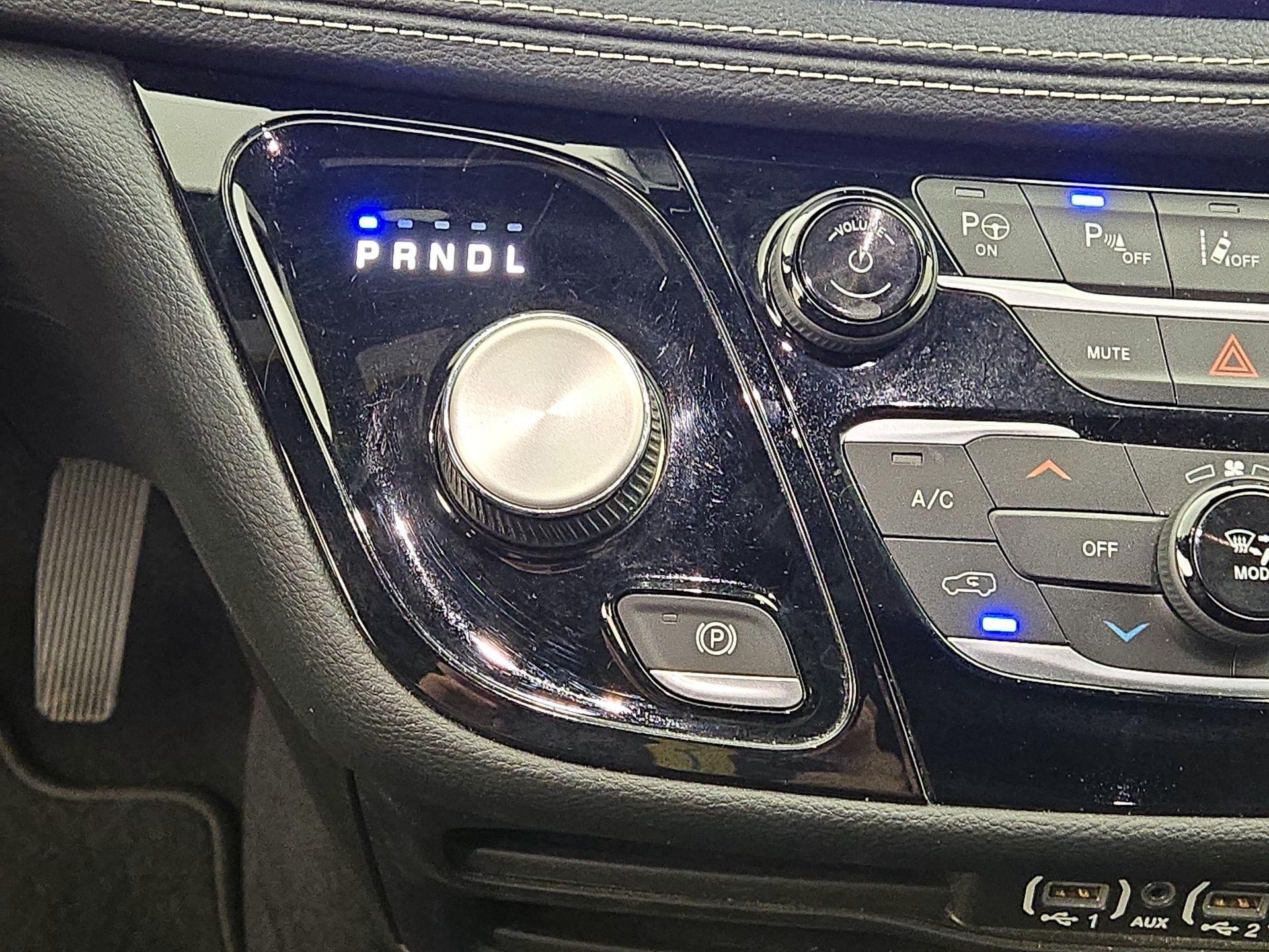 Thumbnail: 2021 Chrysler Pacifica - 16