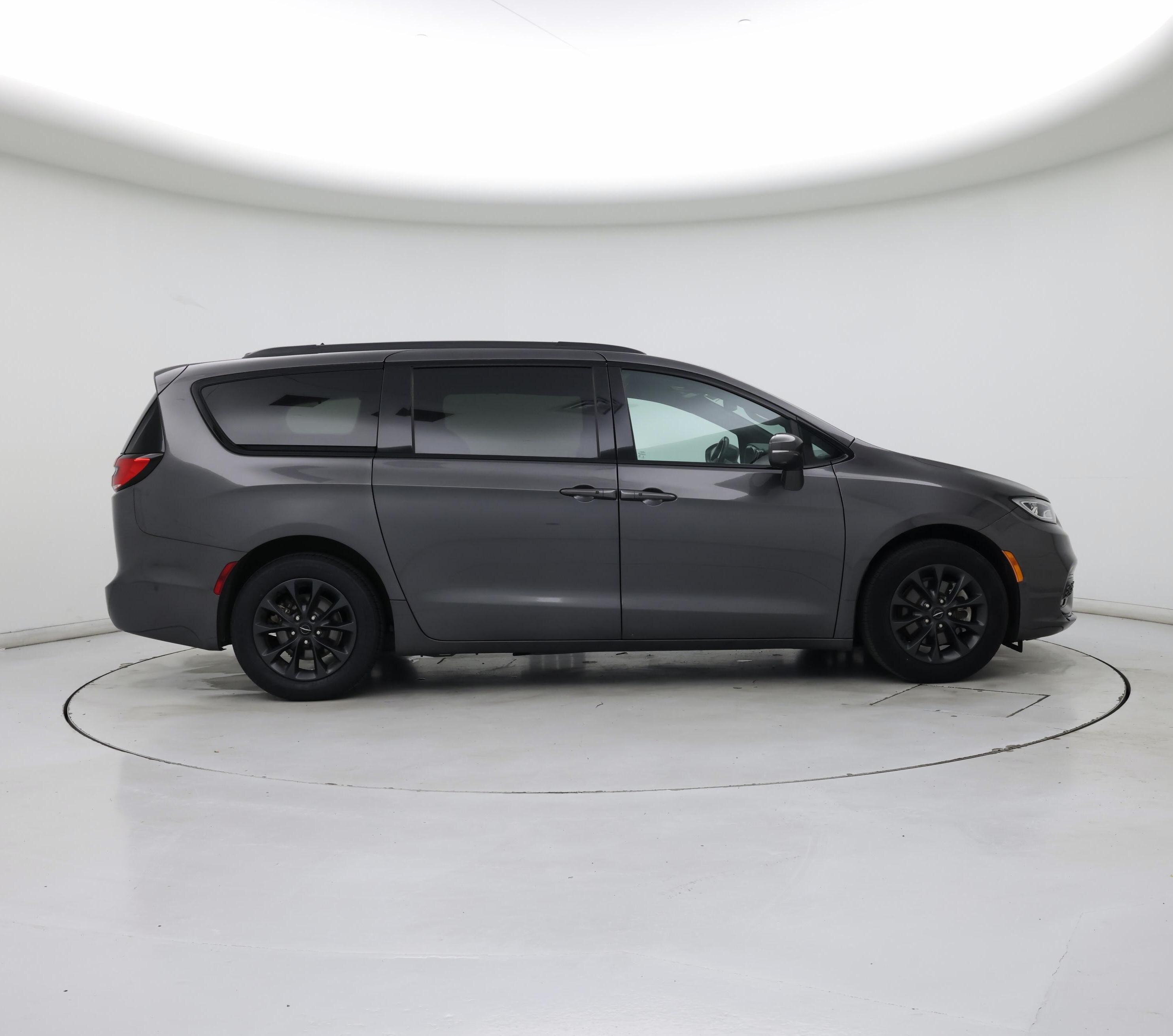 Thumbnail: 2021 Chrysler Pacifica - 7