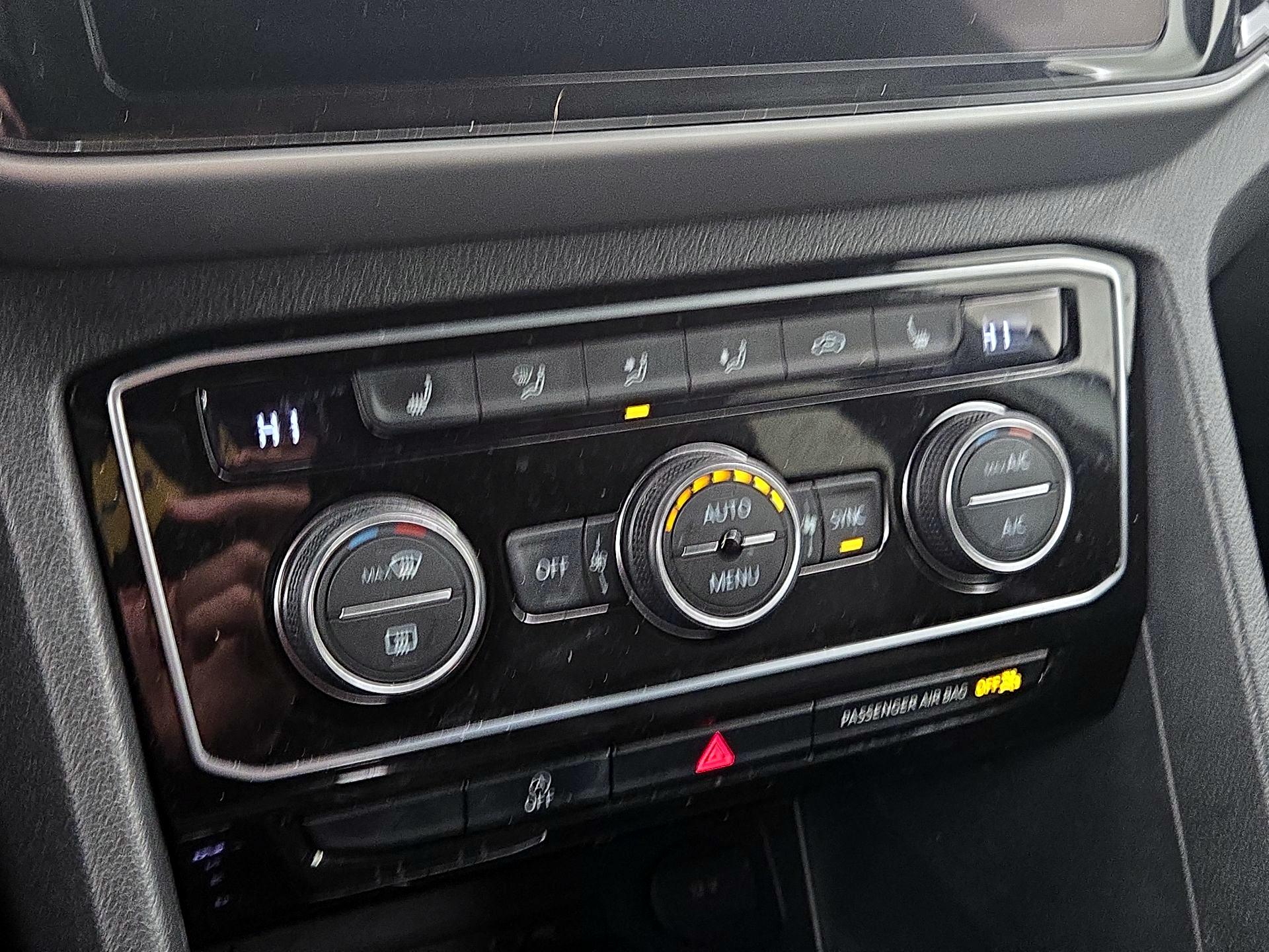 Thumbnail: 2022 Volkswagen Atlas - 16