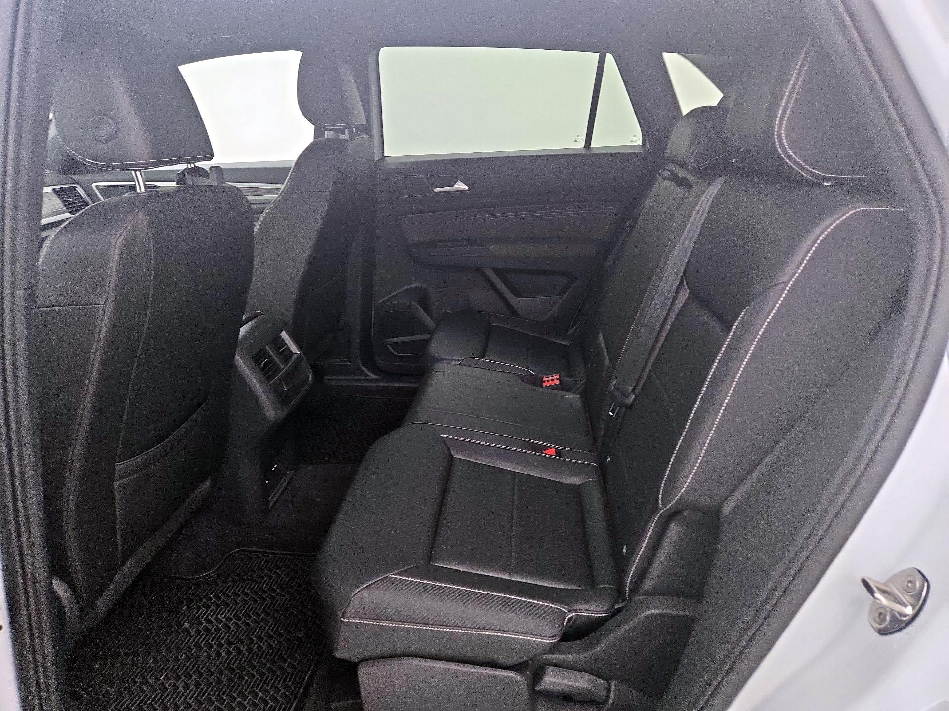 Thumbnail: 2022 Volkswagen Atlas - 18