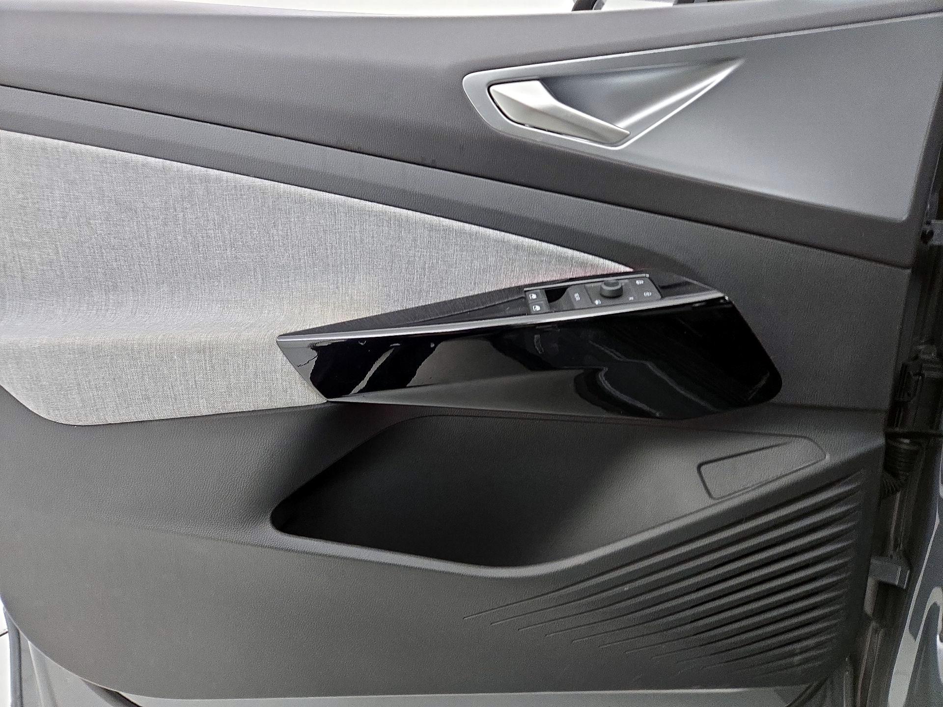 Thumbnail: 2023 Volkswagen ID.4 - 12