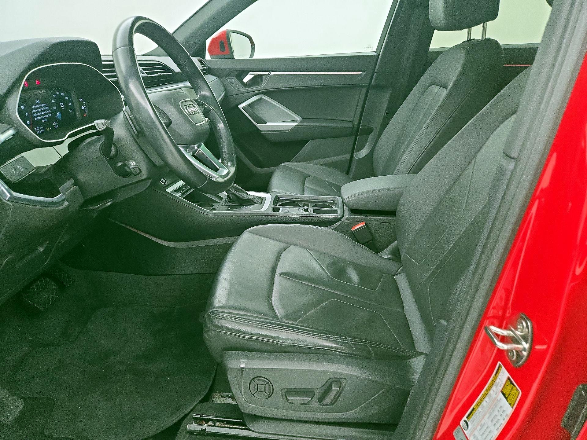 Thumbnail: 2023 Audi Q3 - 11