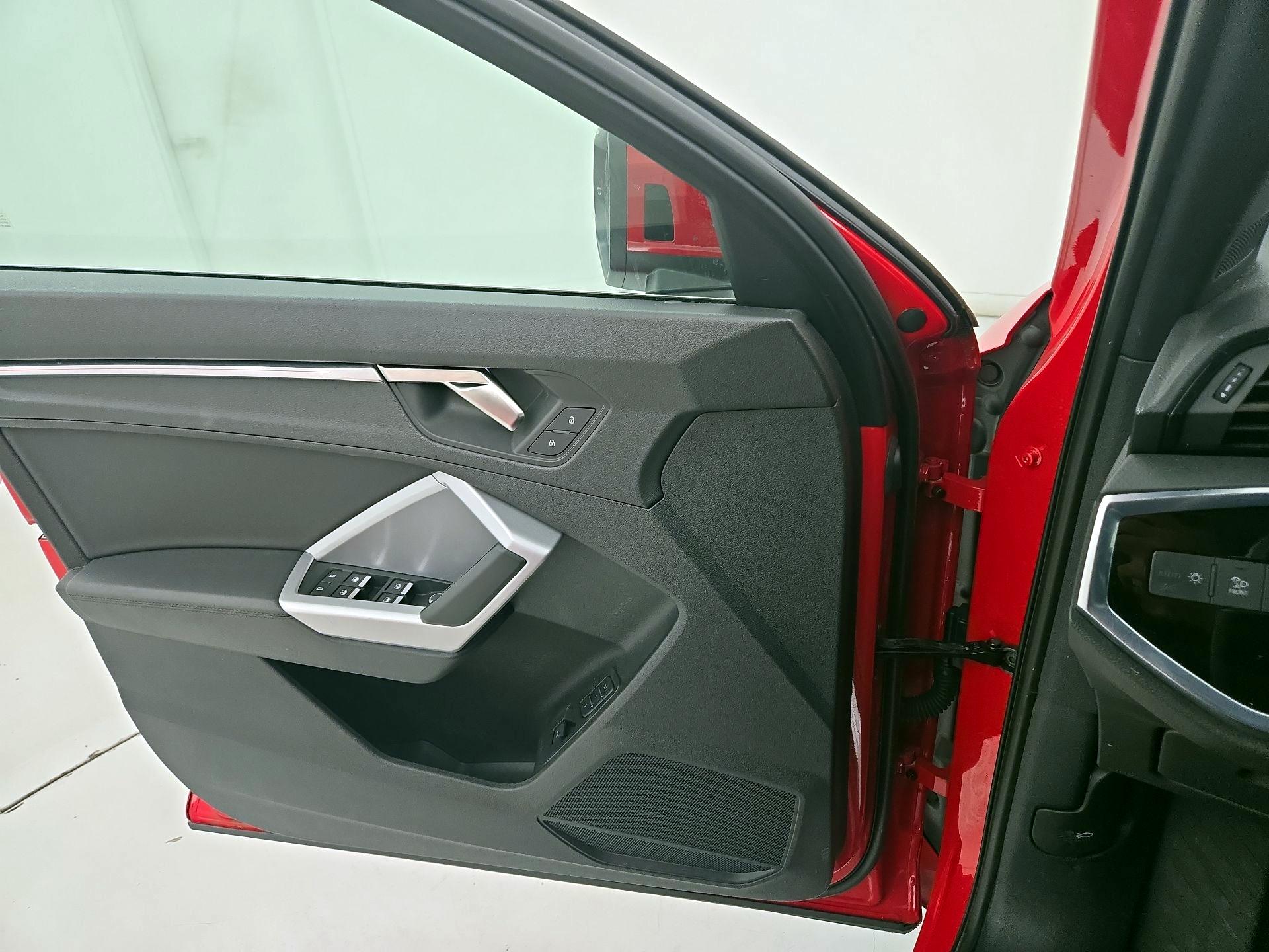 Thumbnail: 2023 Audi Q3 - 12