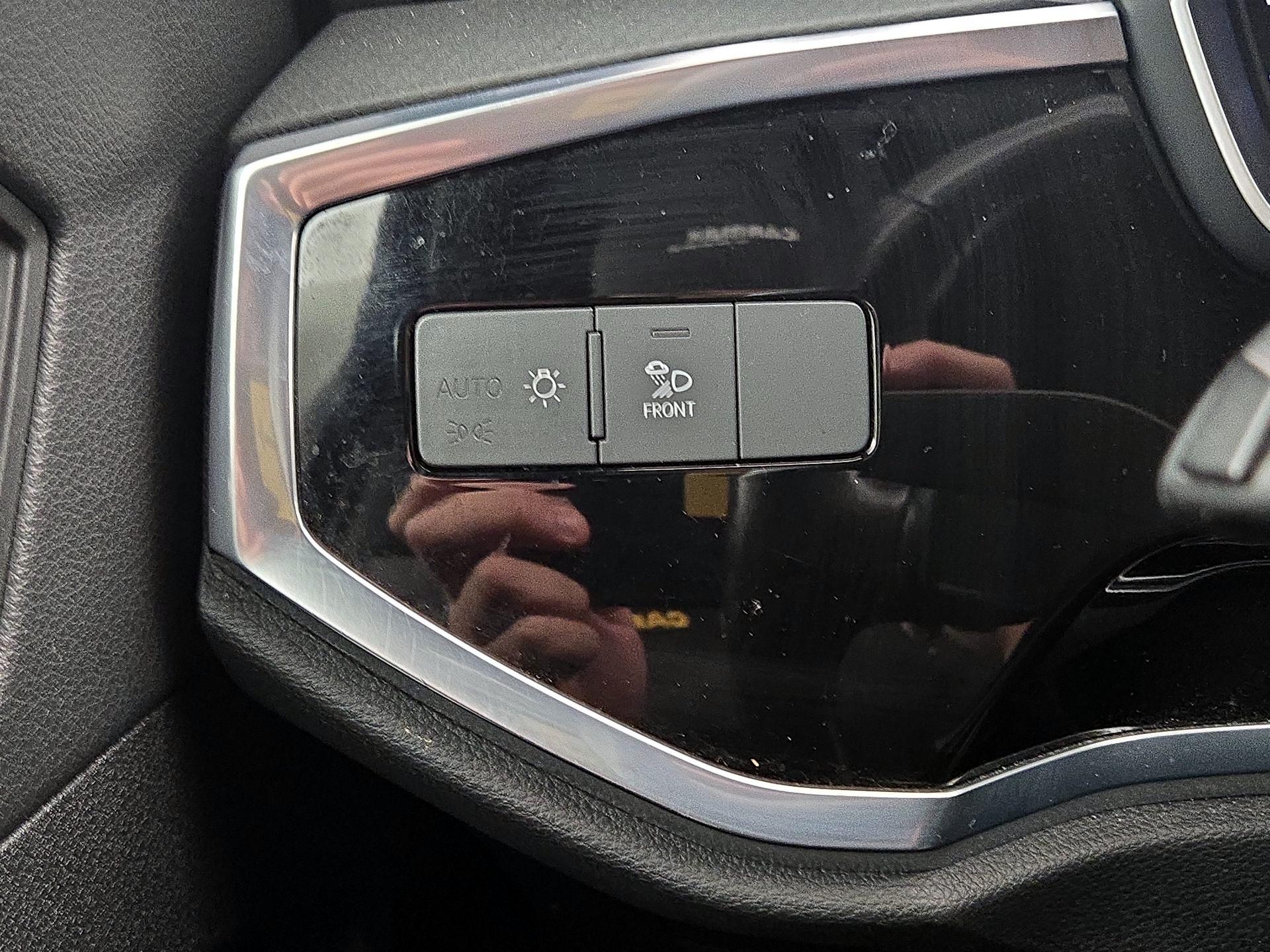 Thumbnail: 2023 Audi Q3 - 13