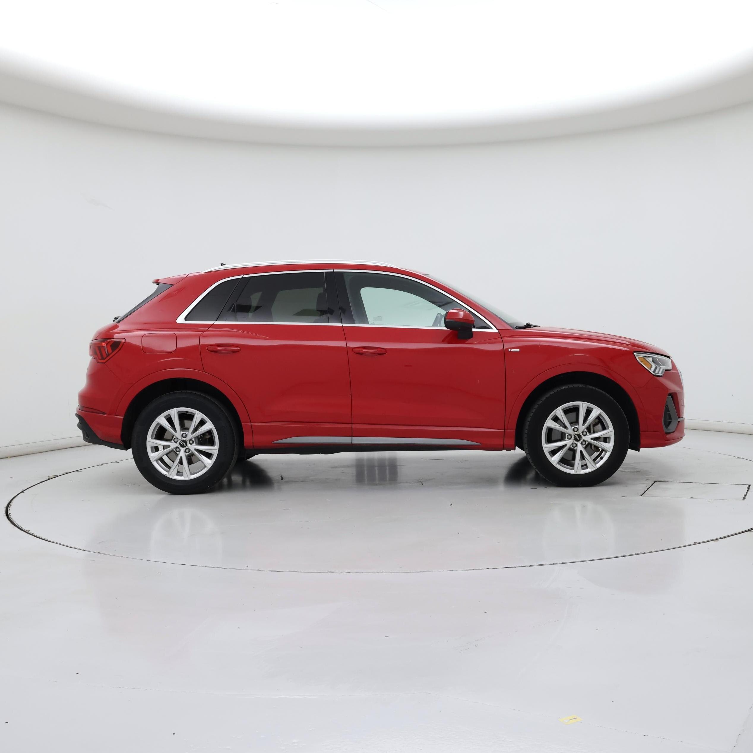 Thumbnail: 2023 Audi Q3 - 7