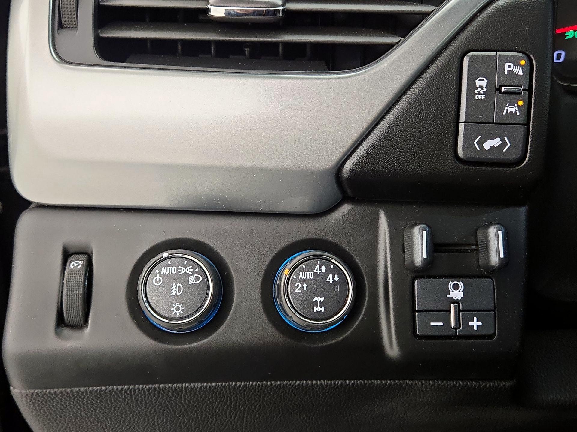 Thumbnail: 2016 Chevrolet Tahoe - 13