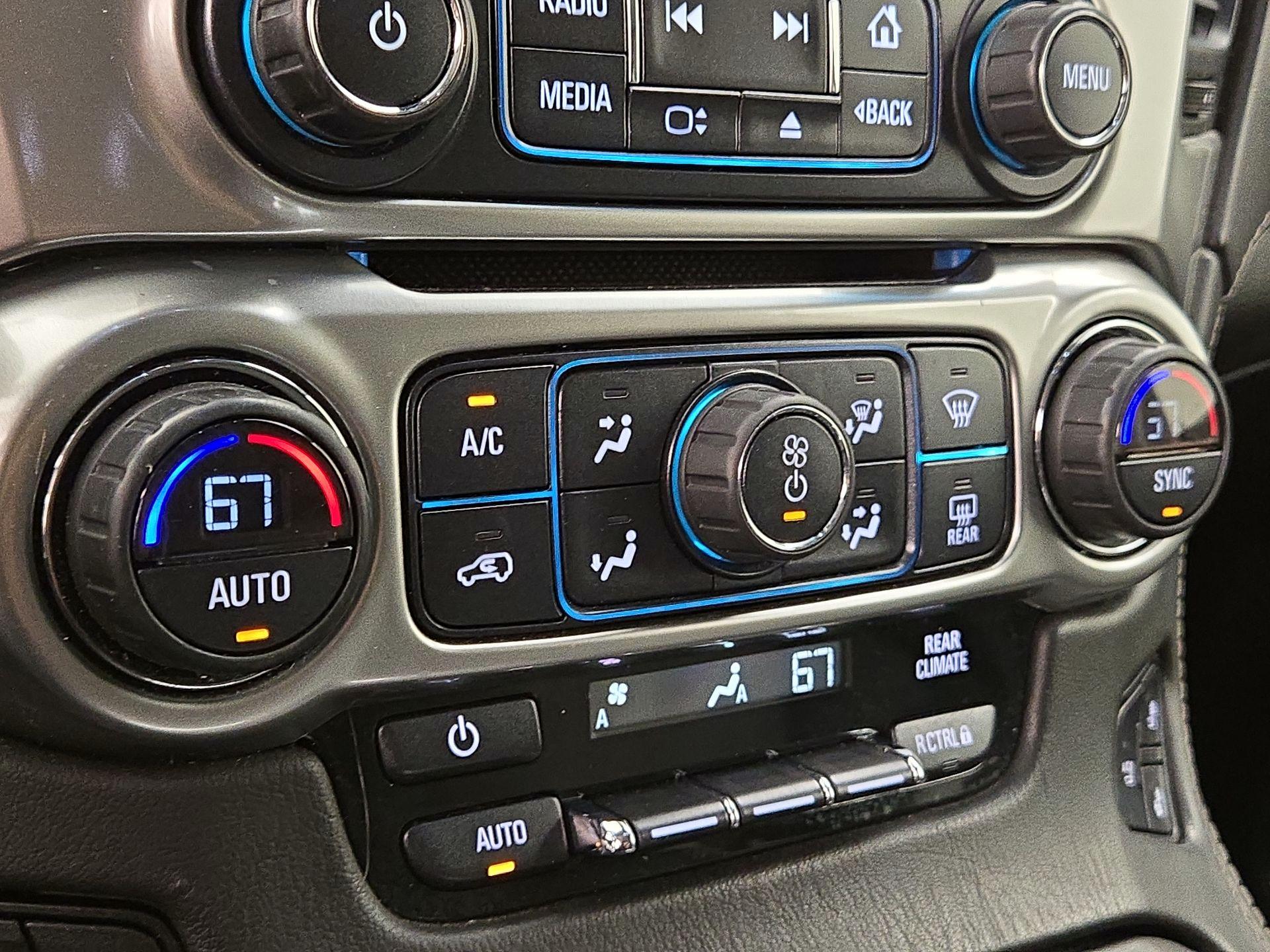 Thumbnail: 2016 Chevrolet Tahoe - 17