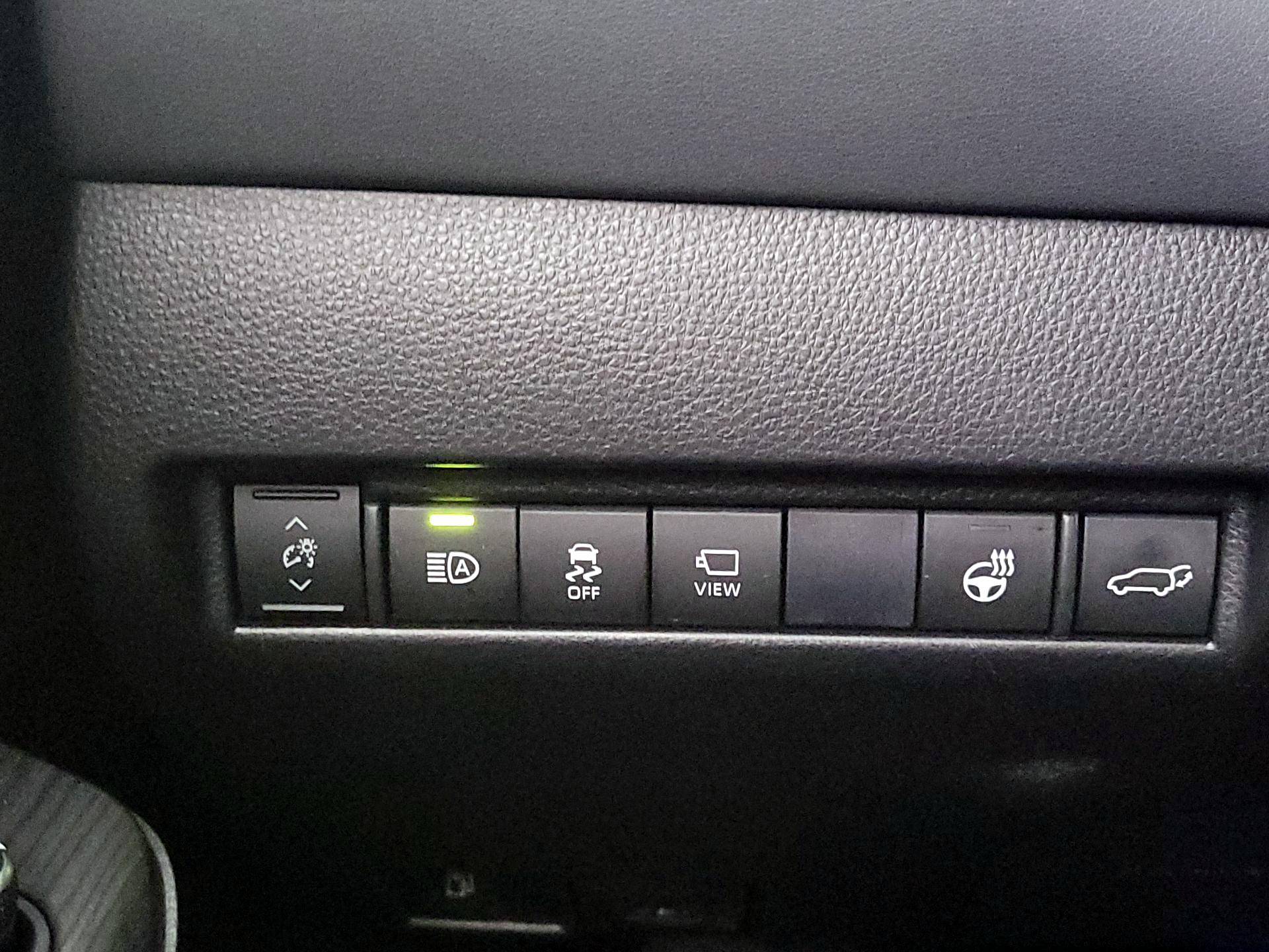 Thumbnail: 2021 Toyota Venza - 13