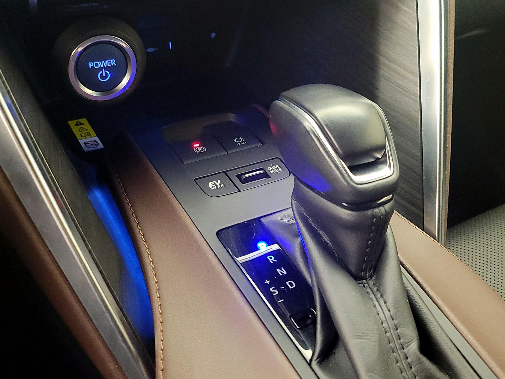 Thumbnail: 2021 Toyota Venza - 18