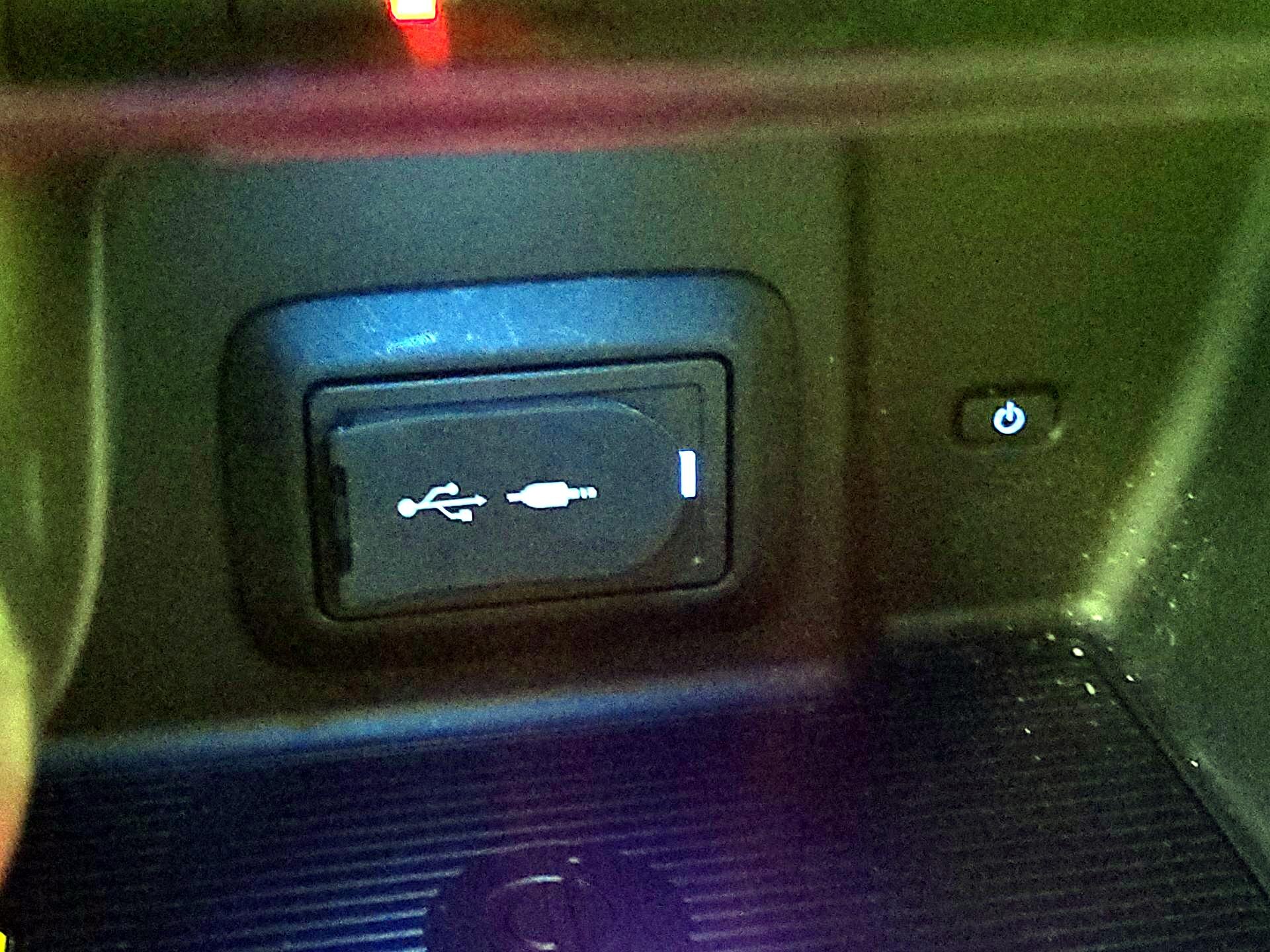 Thumbnail: 2021 Toyota Venza - 19