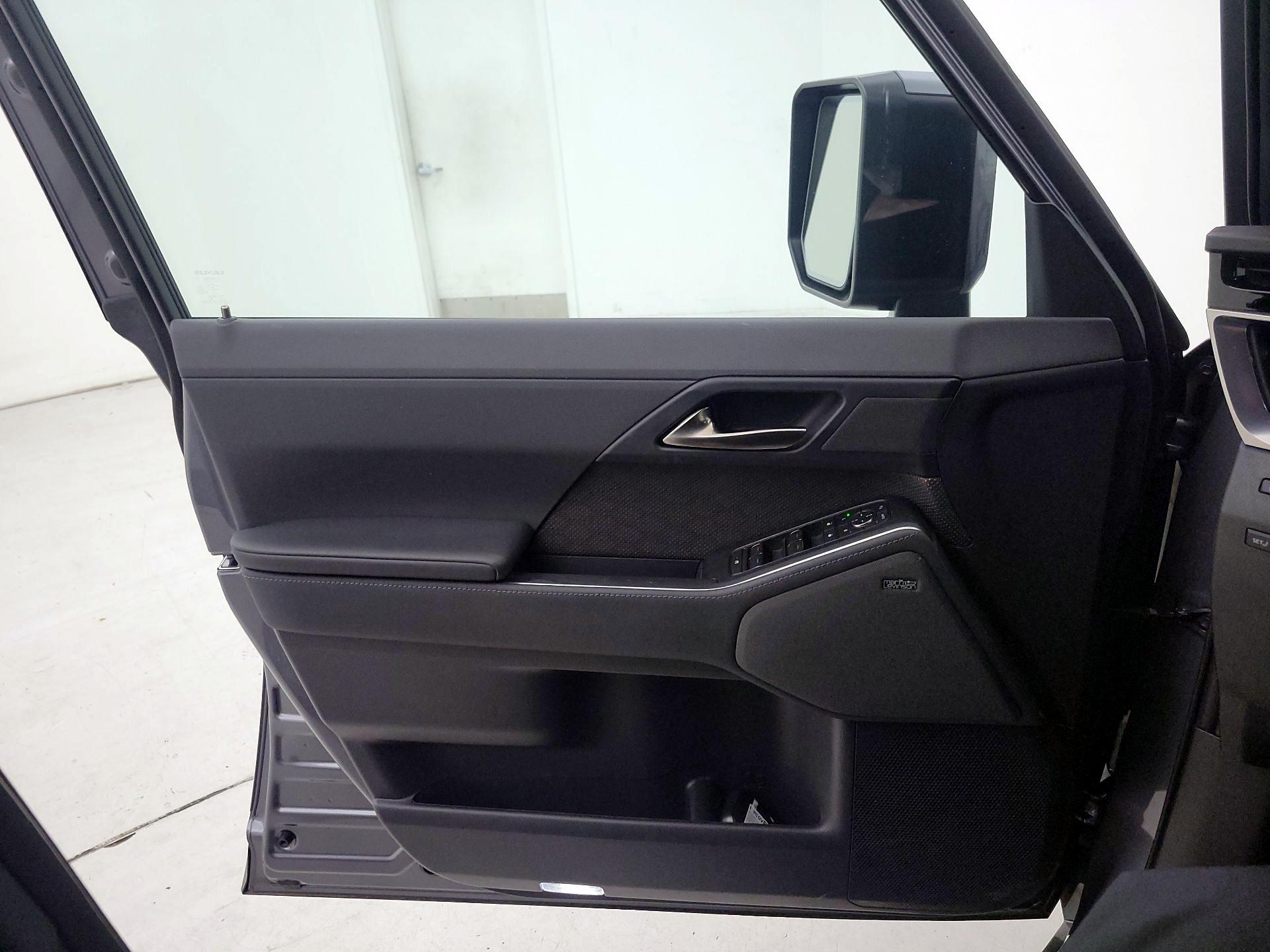 Thumbnail: 2025 Lexus GX - 12