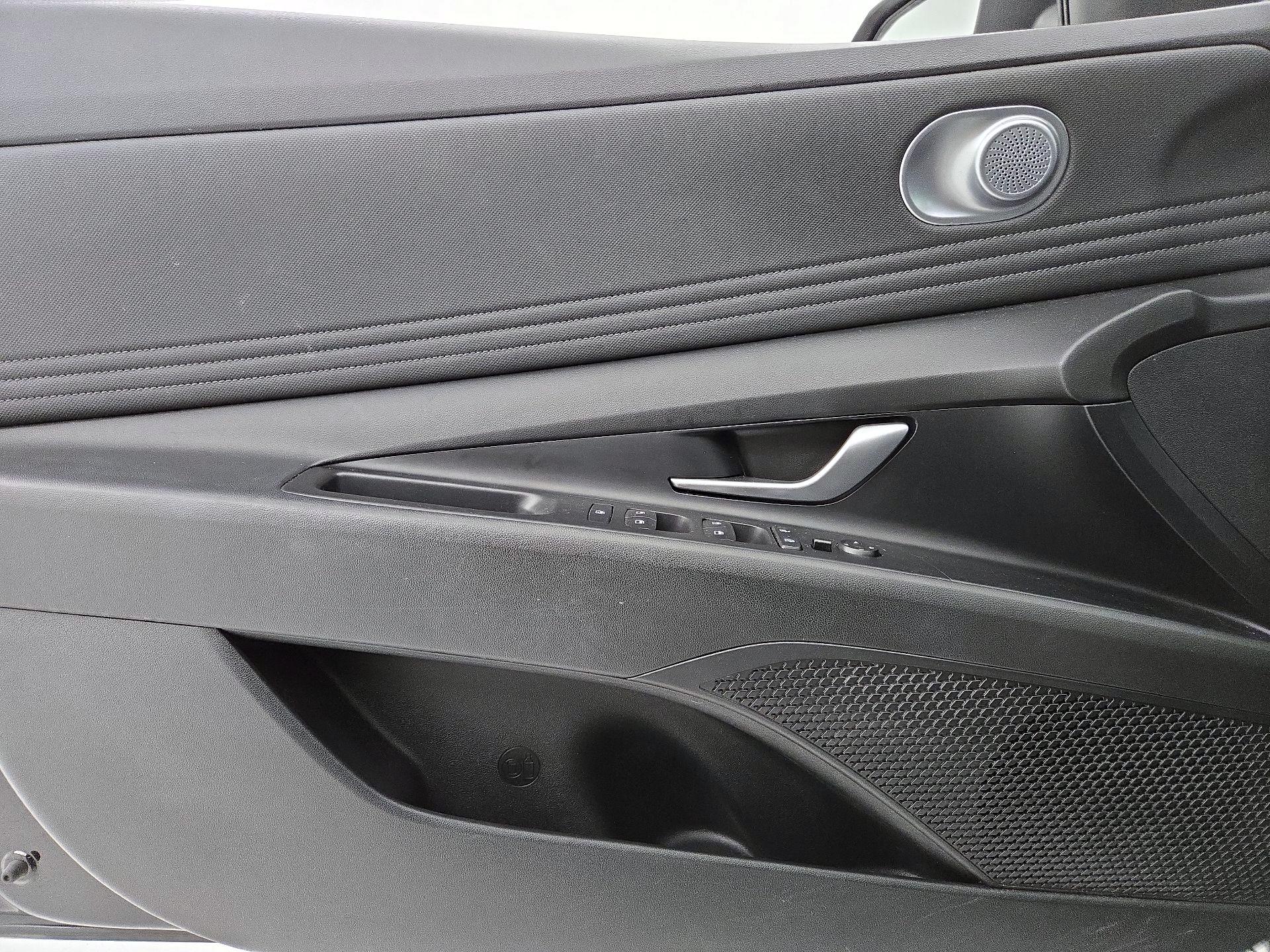 Thumbnail: 2023 Hyundai Elantra - 12