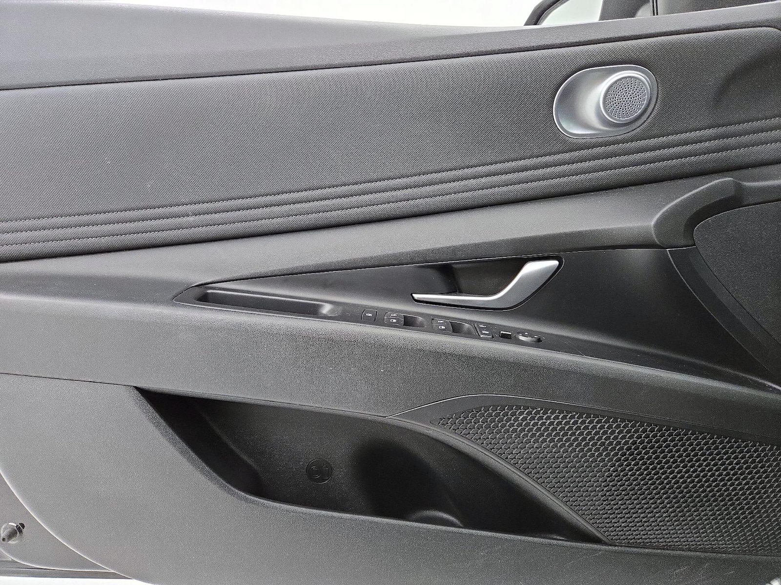 2023 Hyundai Elantra Limited - Photo 13