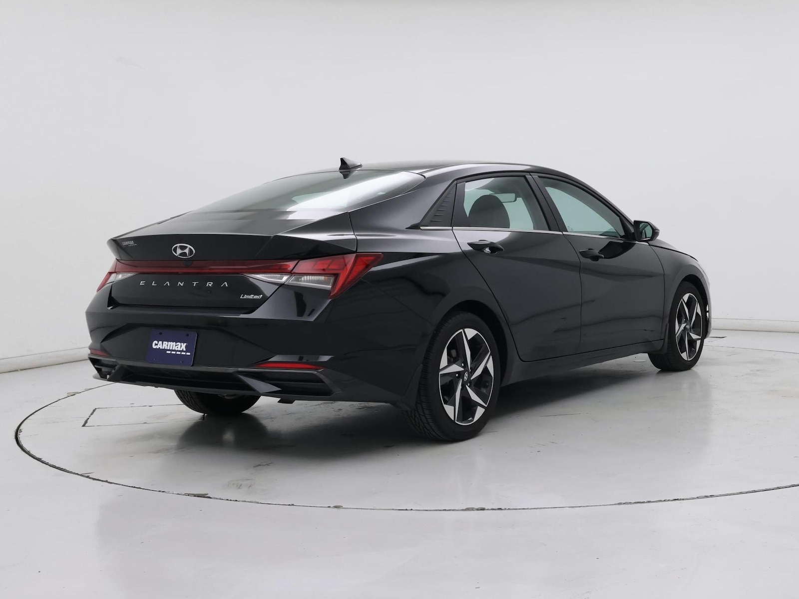 2023 Hyundai Elantra Limited - Photo 9