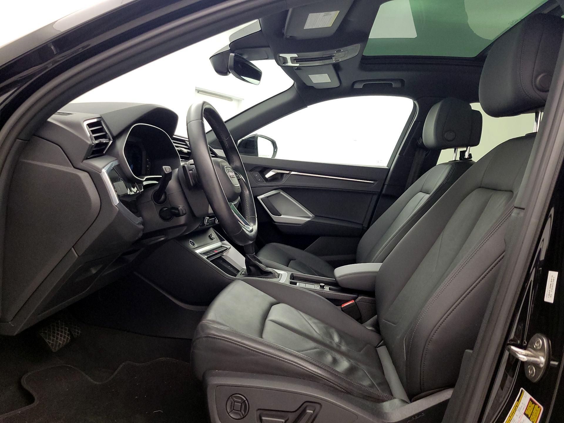 Thumbnail: 2022 Audi Q3 - 11