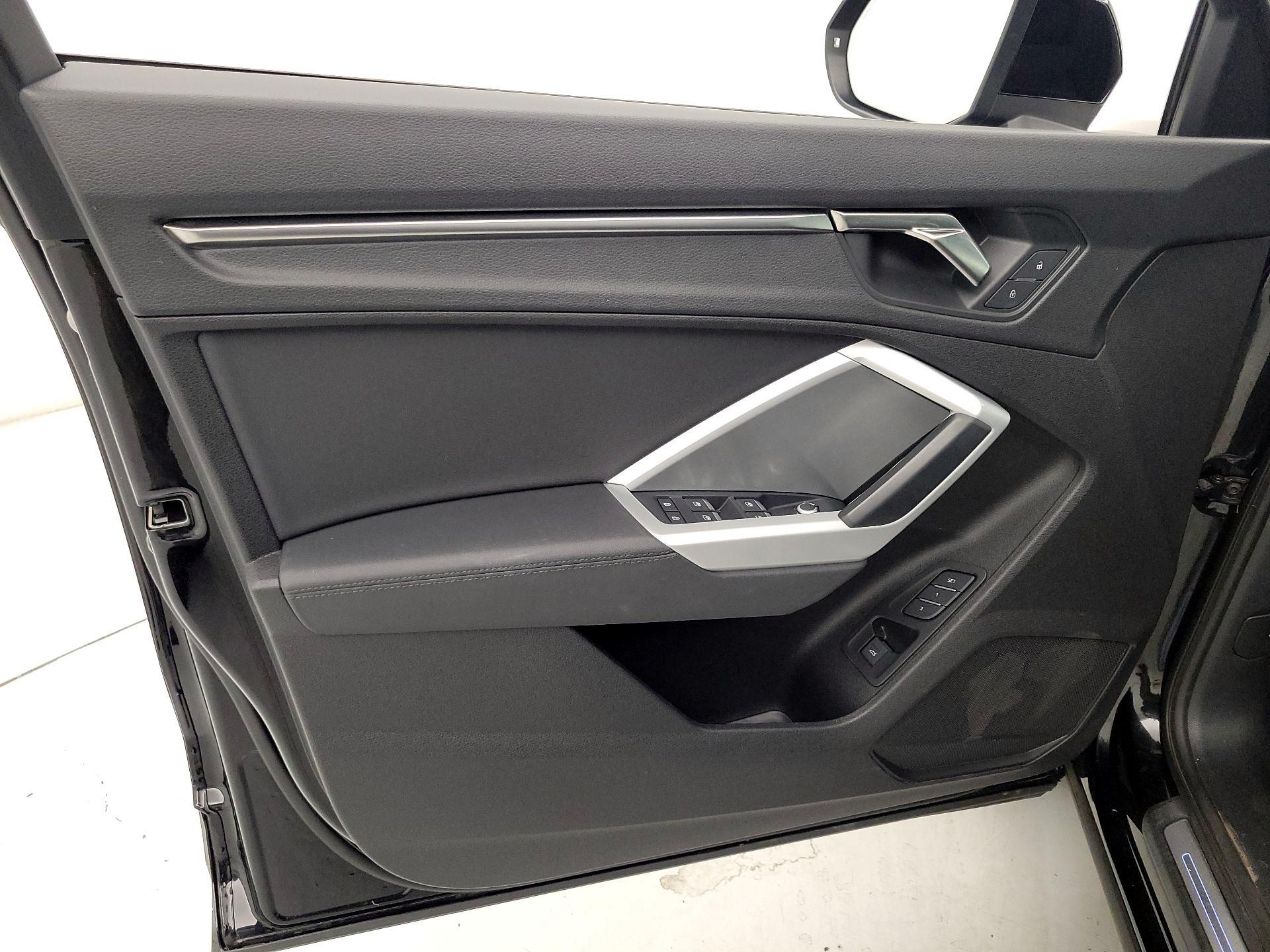 Thumbnail: 2022 Audi Q3 - 12