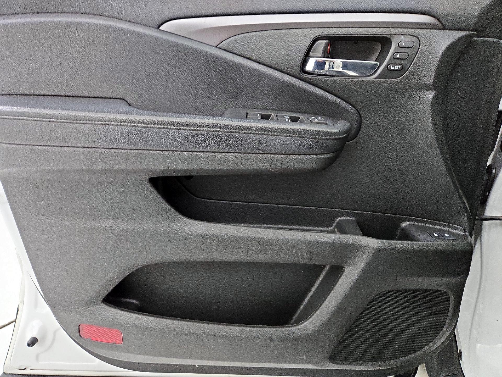 Thumbnail: 2020 Honda Pilot - 12