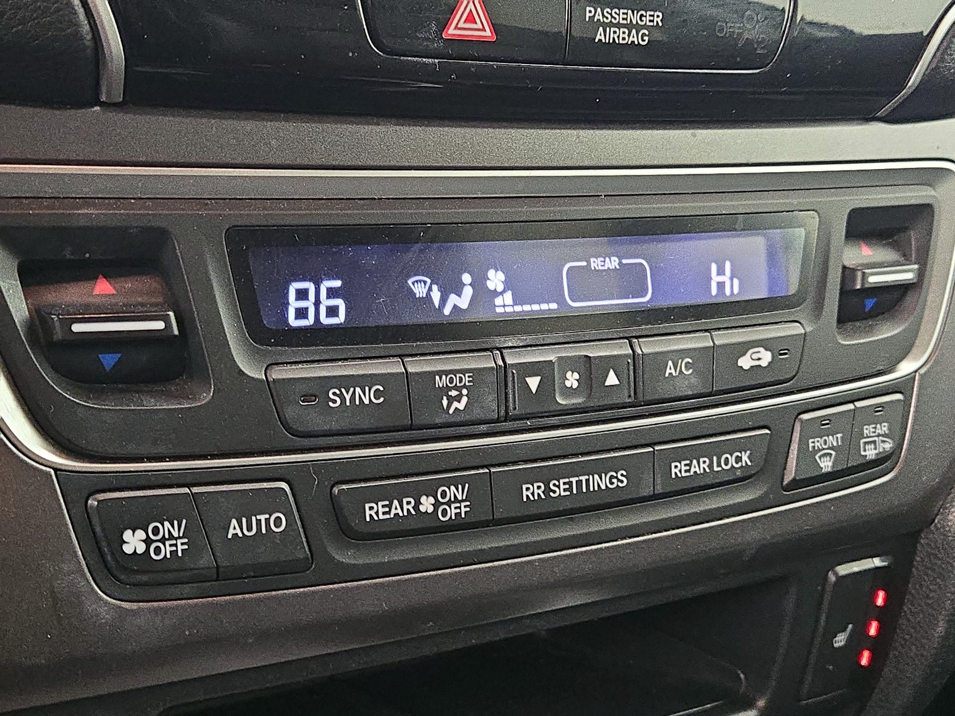 Thumbnail: 2020 Honda Pilot - 16