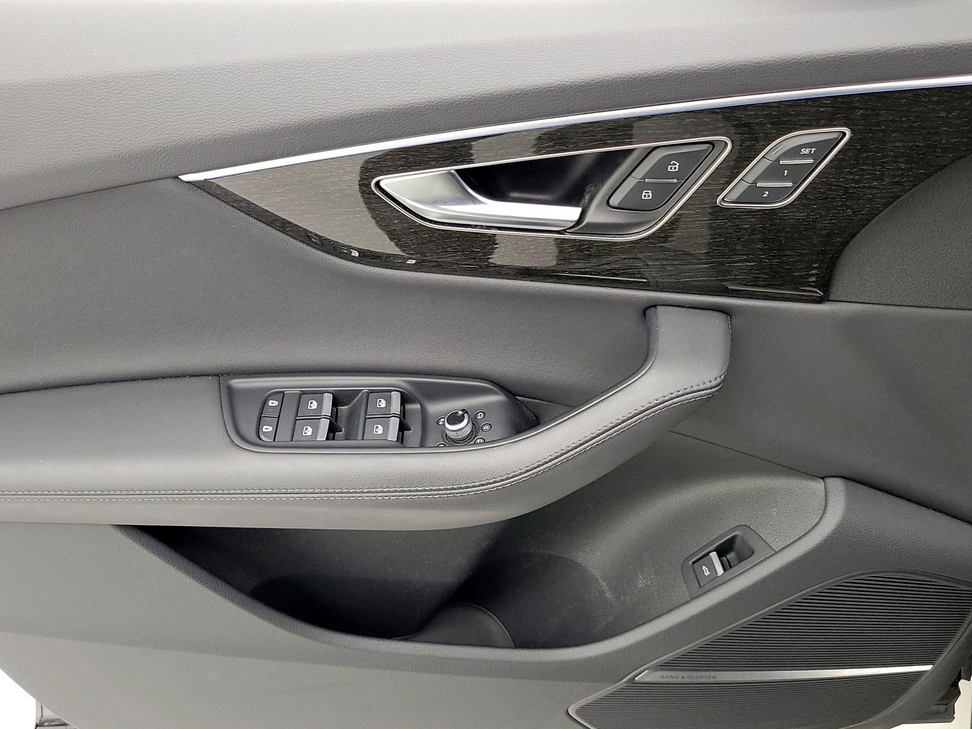 Thumbnail: 2023 Audi Q7 - 12