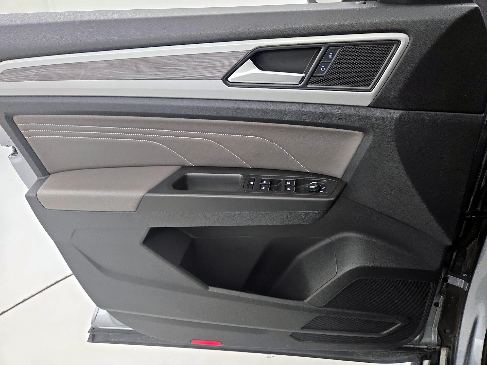 Thumbnail: 2022 Volkswagen Atlas - 12