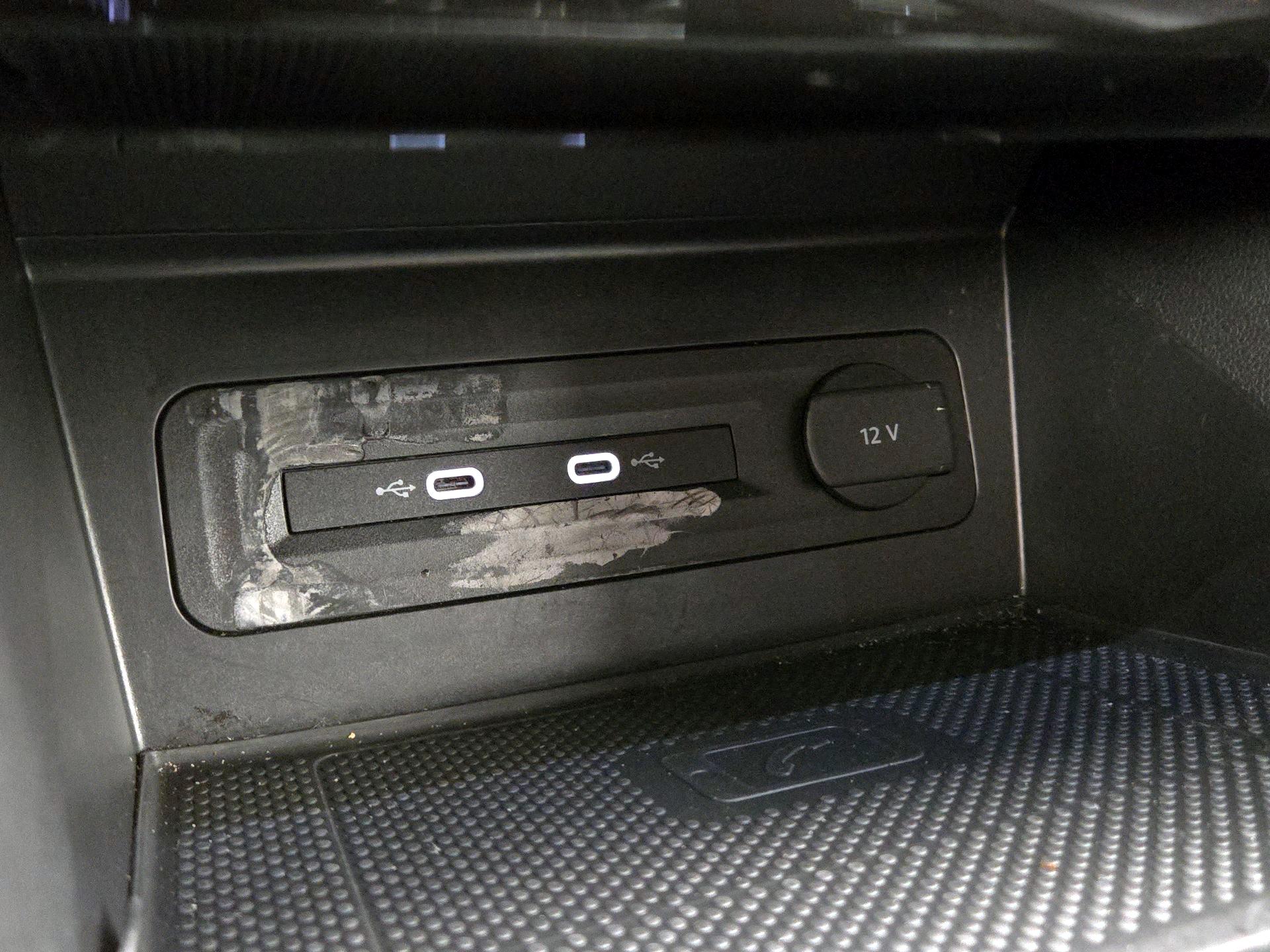 Thumbnail: 2022 Volkswagen Atlas - 18