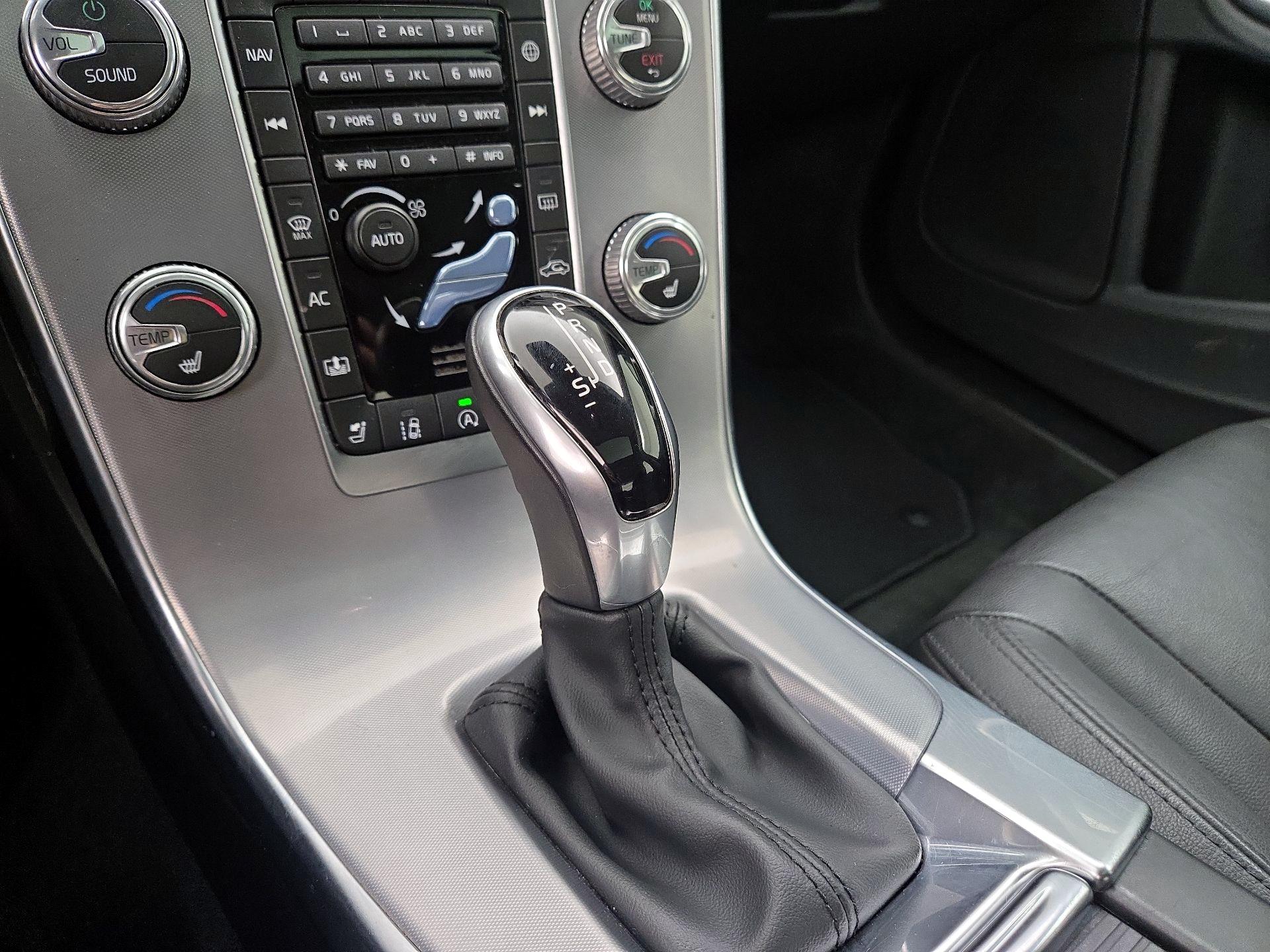 Thumbnail: 2017 Volvo S60 - 18