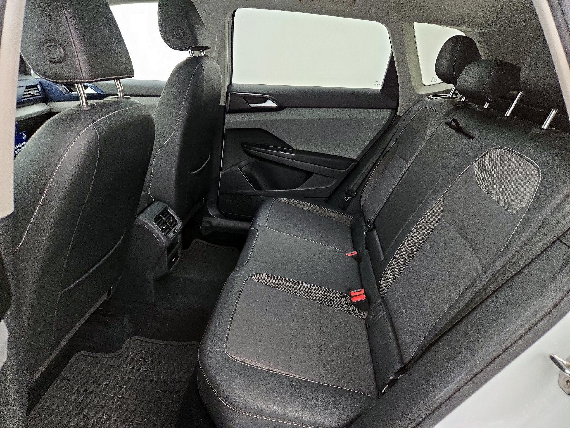 Thumbnail: 2022 Volkswagen Taos - 19