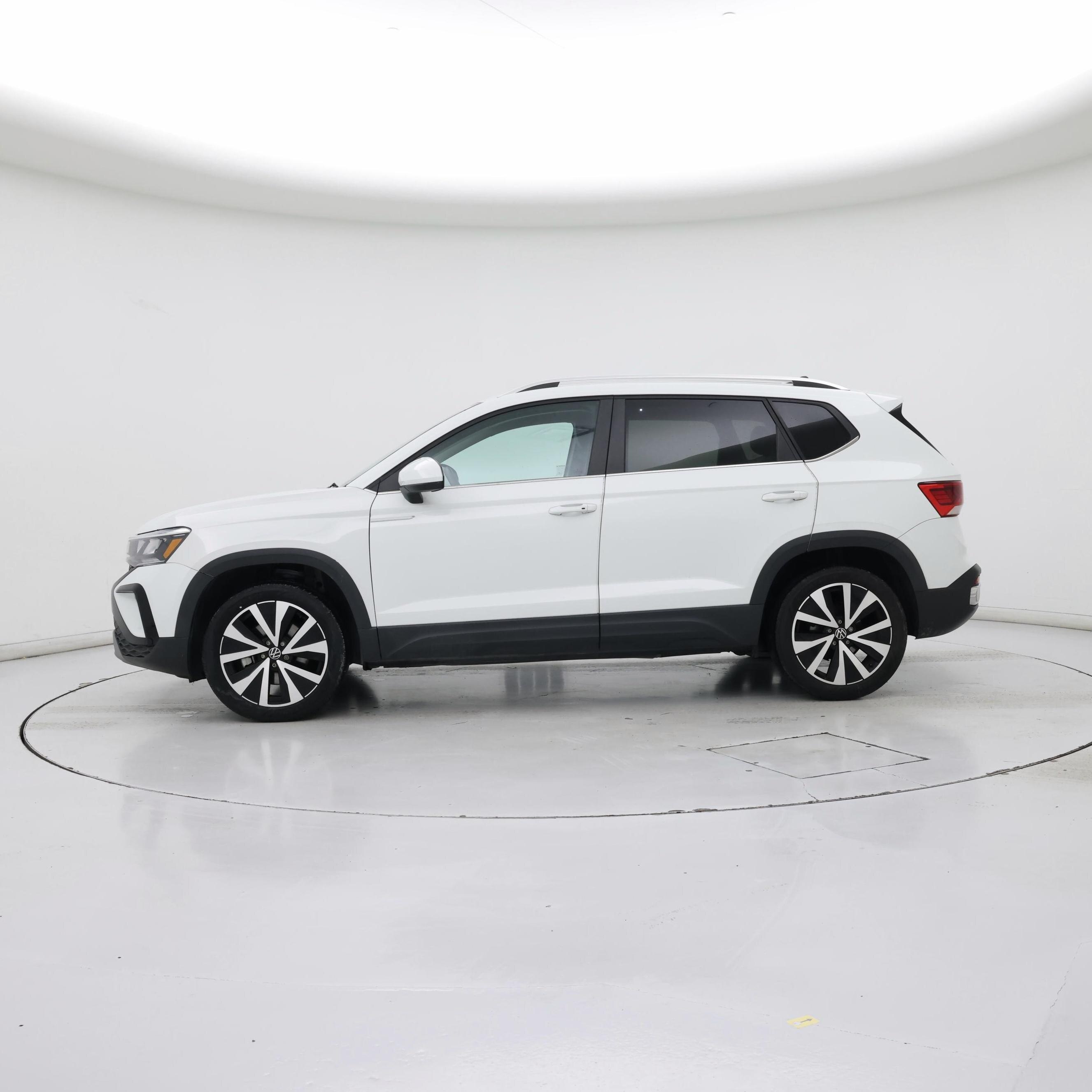 Thumbnail: 2022 Volkswagen Taos - 3