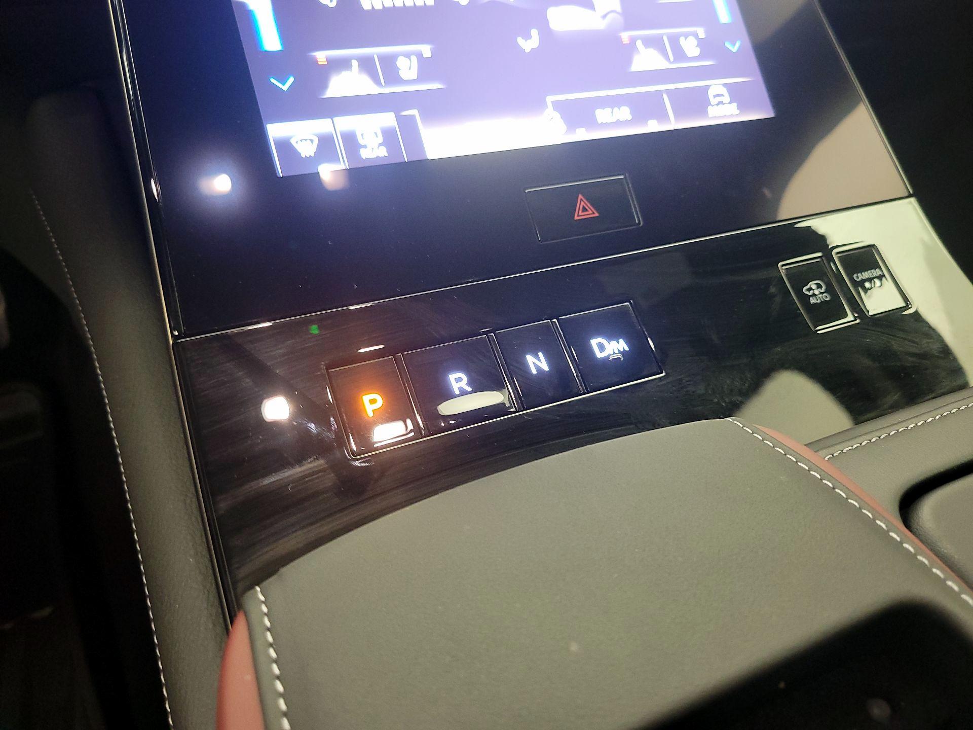 Thumbnail: 2025 INFINITI QX80 - 17