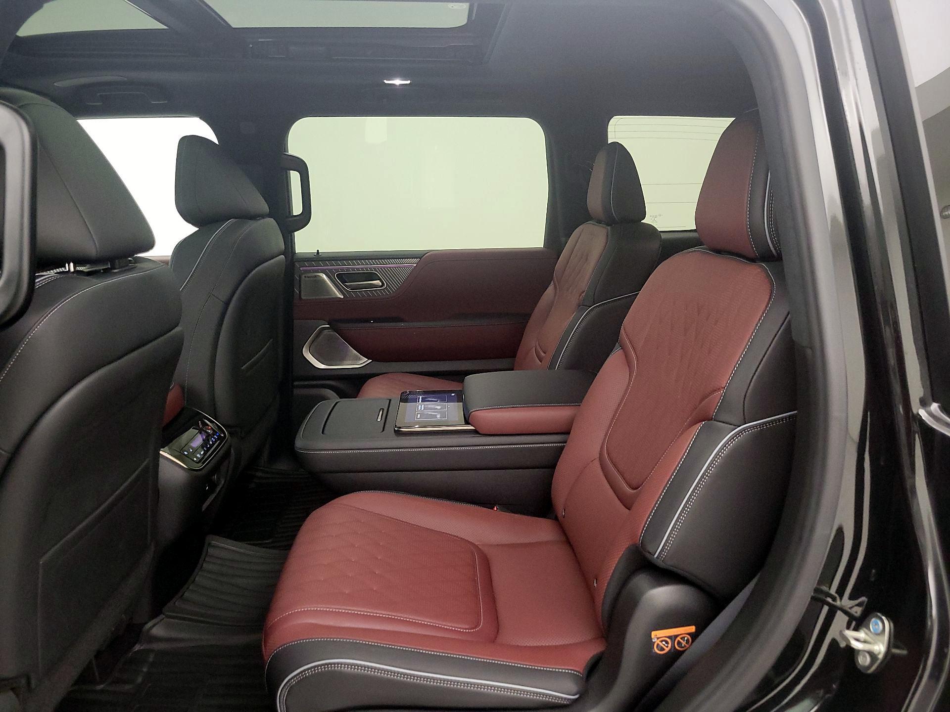 Thumbnail: 2025 INFINITI QX80 - 20