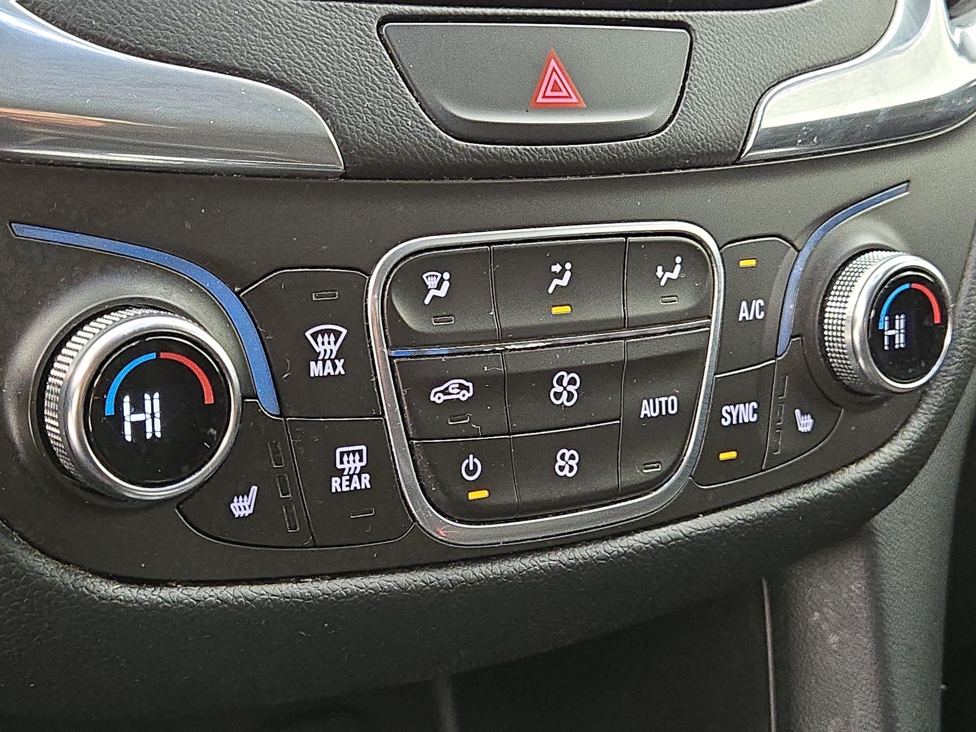 Thumbnail: 2018 Chevrolet Equinox - 15