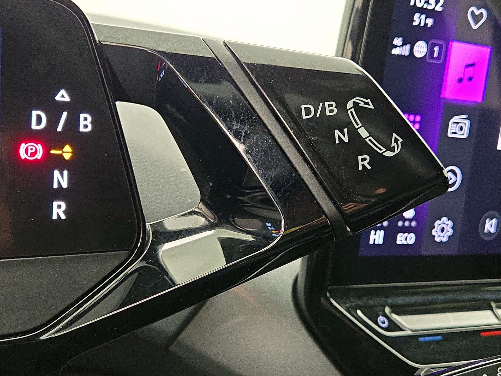 Thumbnail: 2023 Volkswagen ID.4 - 17