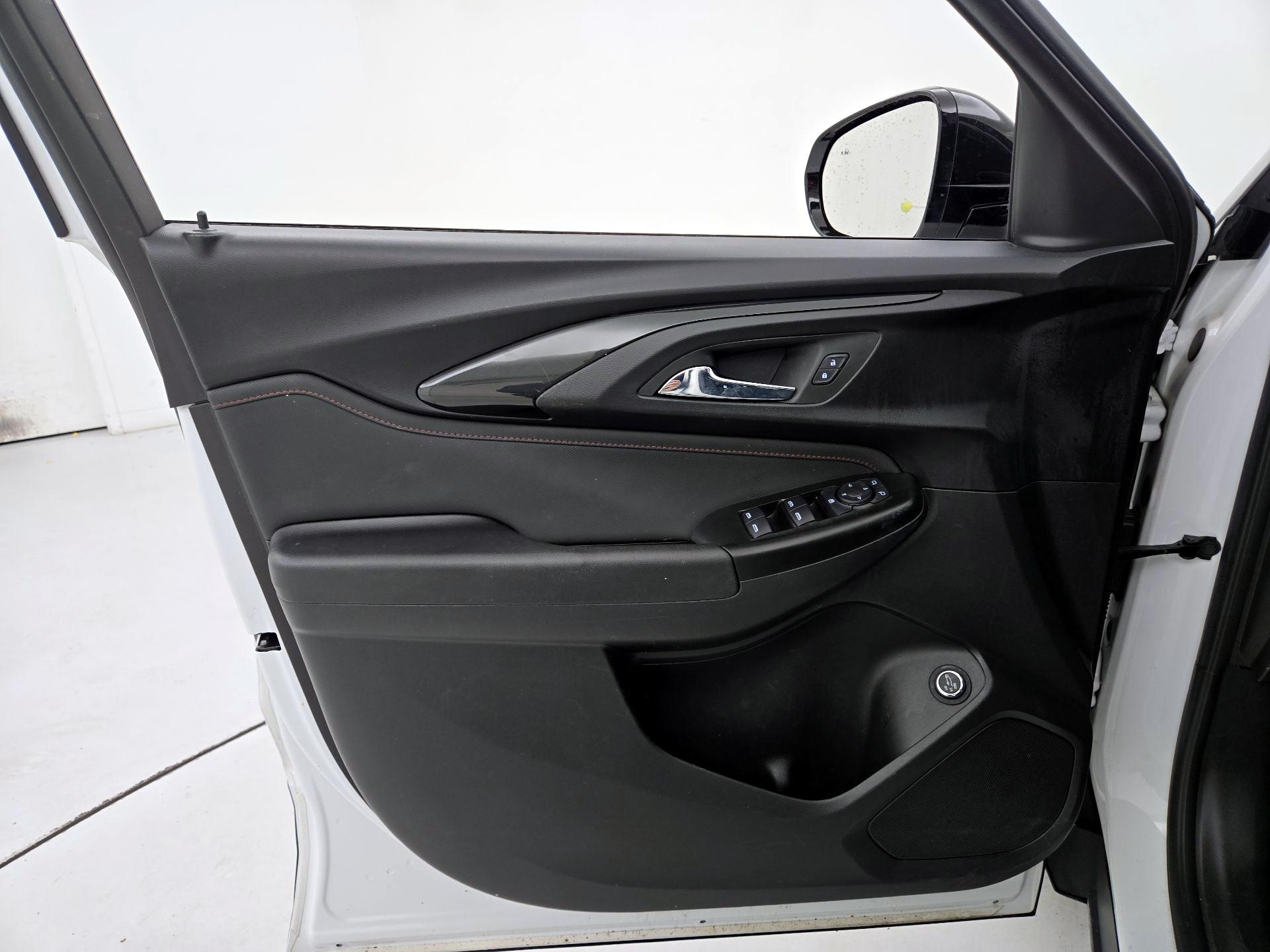 Thumbnail: 2022 Chevrolet TrailBlazer - 12