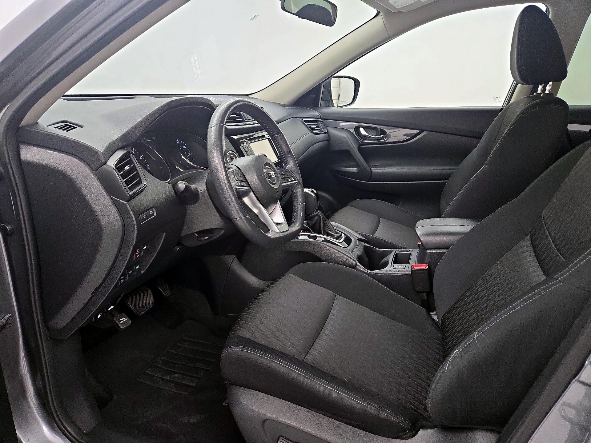 Thumbnail: 2017 Nissan Rogue - 11