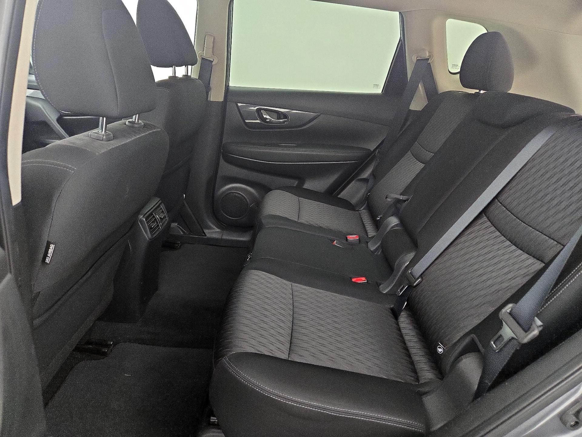 Thumbnail: 2017 Nissan Rogue - 19