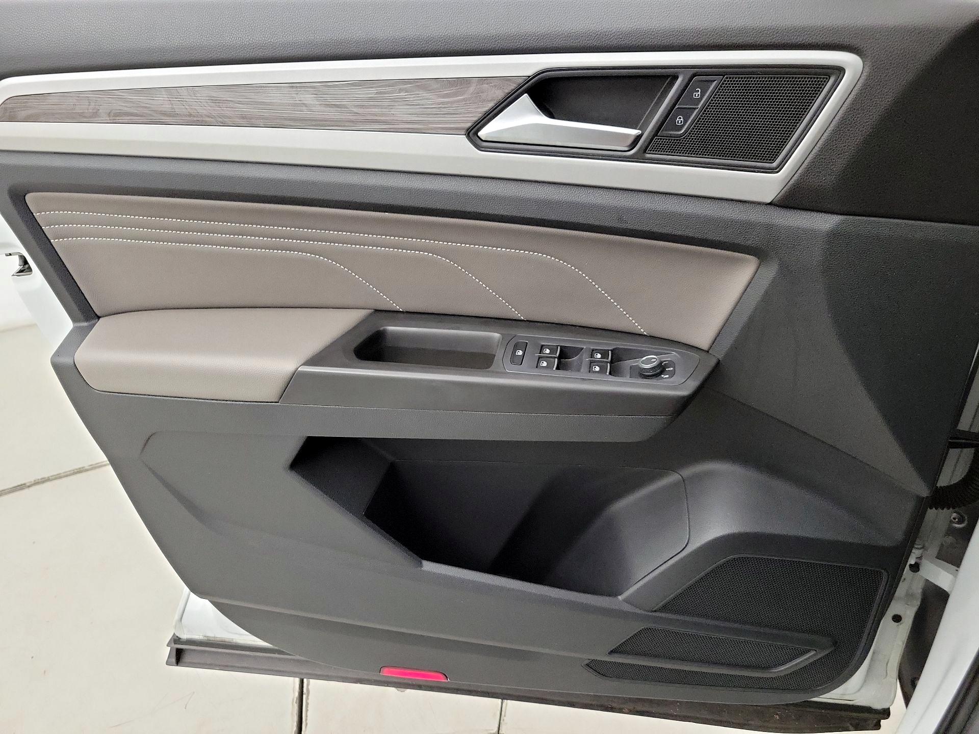 Thumbnail: 2022 Volkswagen Atlas - 12