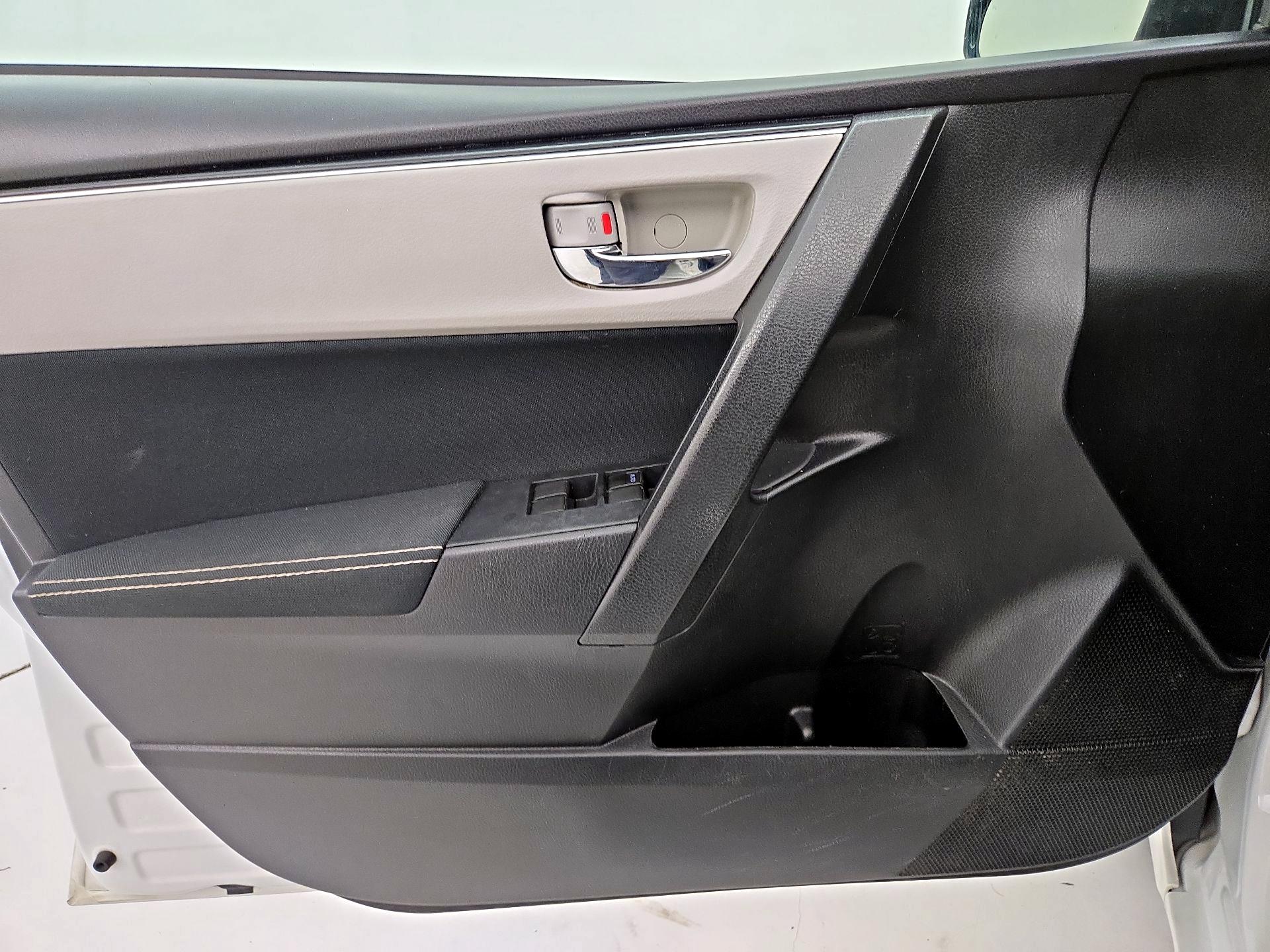 Thumbnail: 2018 Toyota Corolla - 12