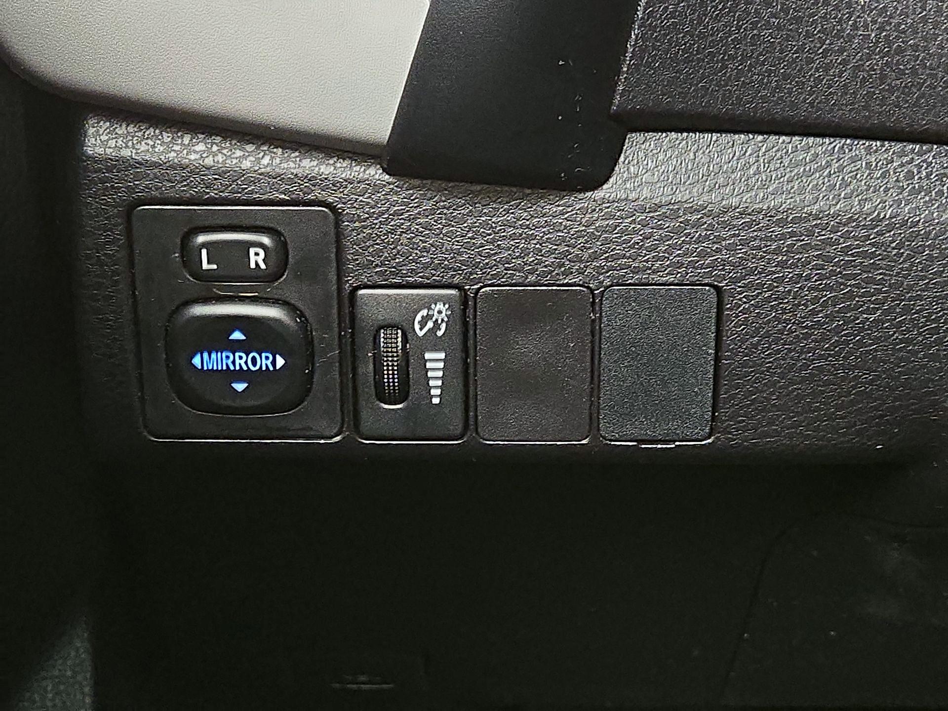 Thumbnail: 2018 Toyota Corolla - 13