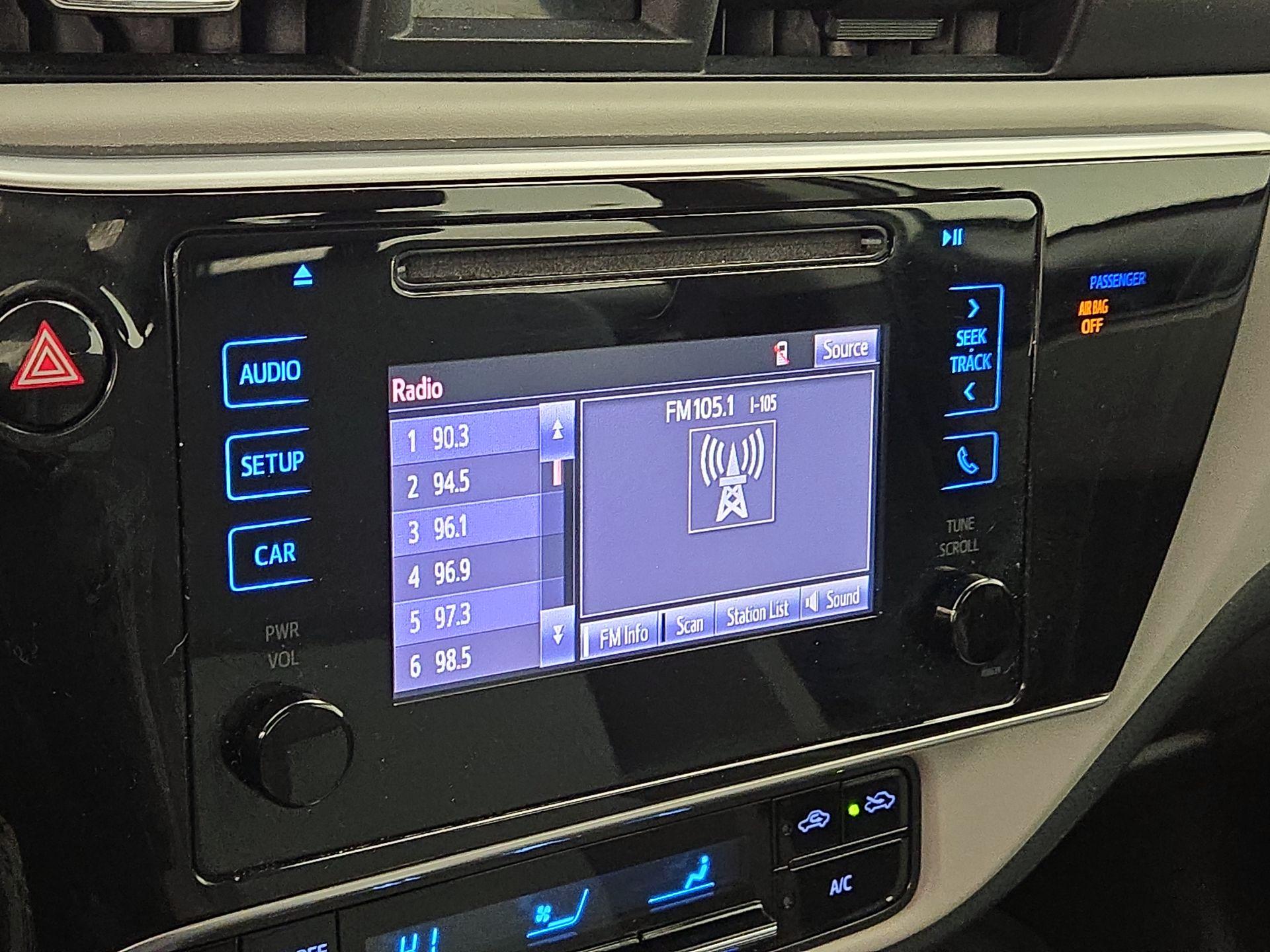 Thumbnail: 2018 Toyota Corolla - 15