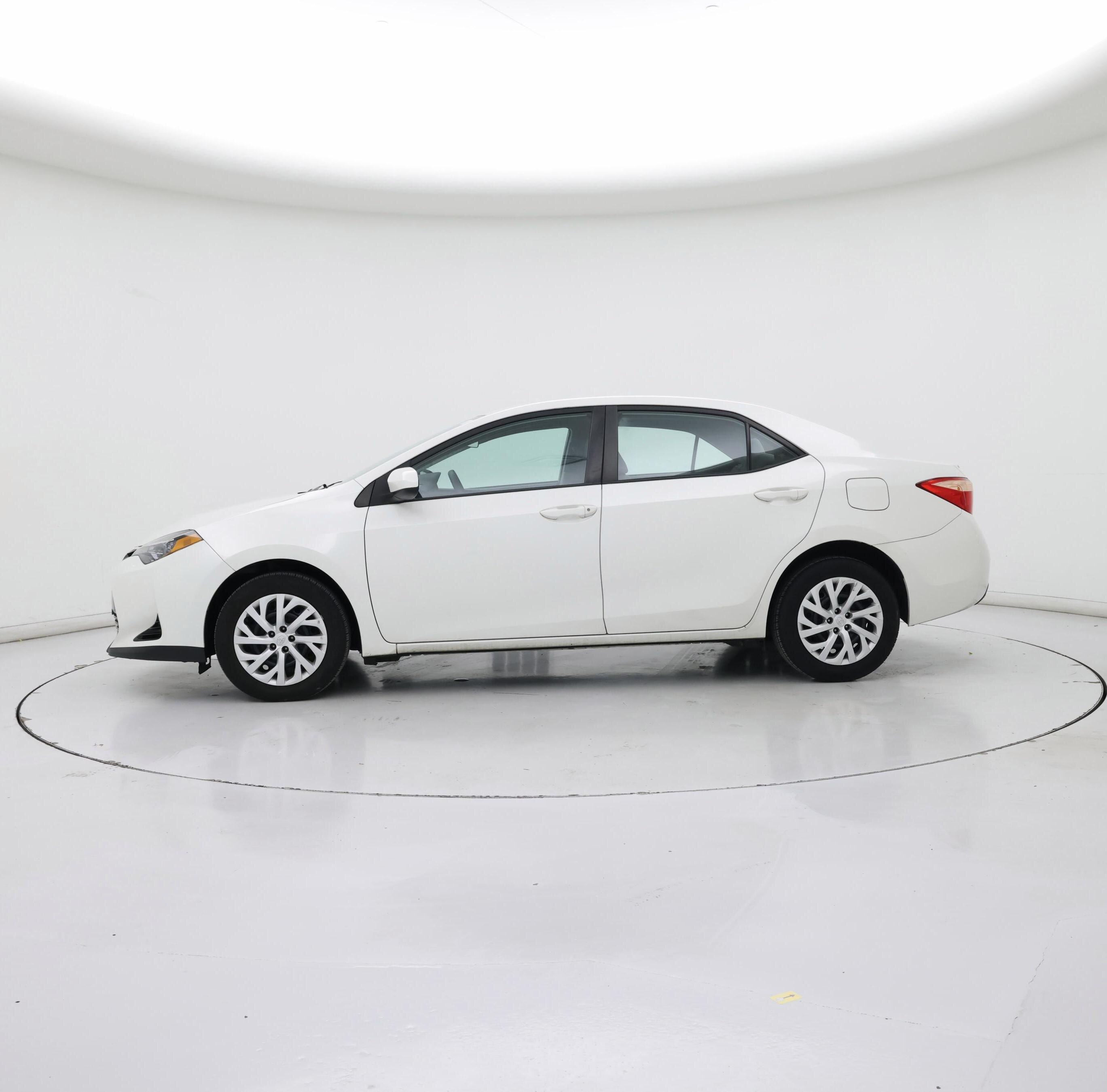 Thumbnail: 2018 Toyota Corolla - 3