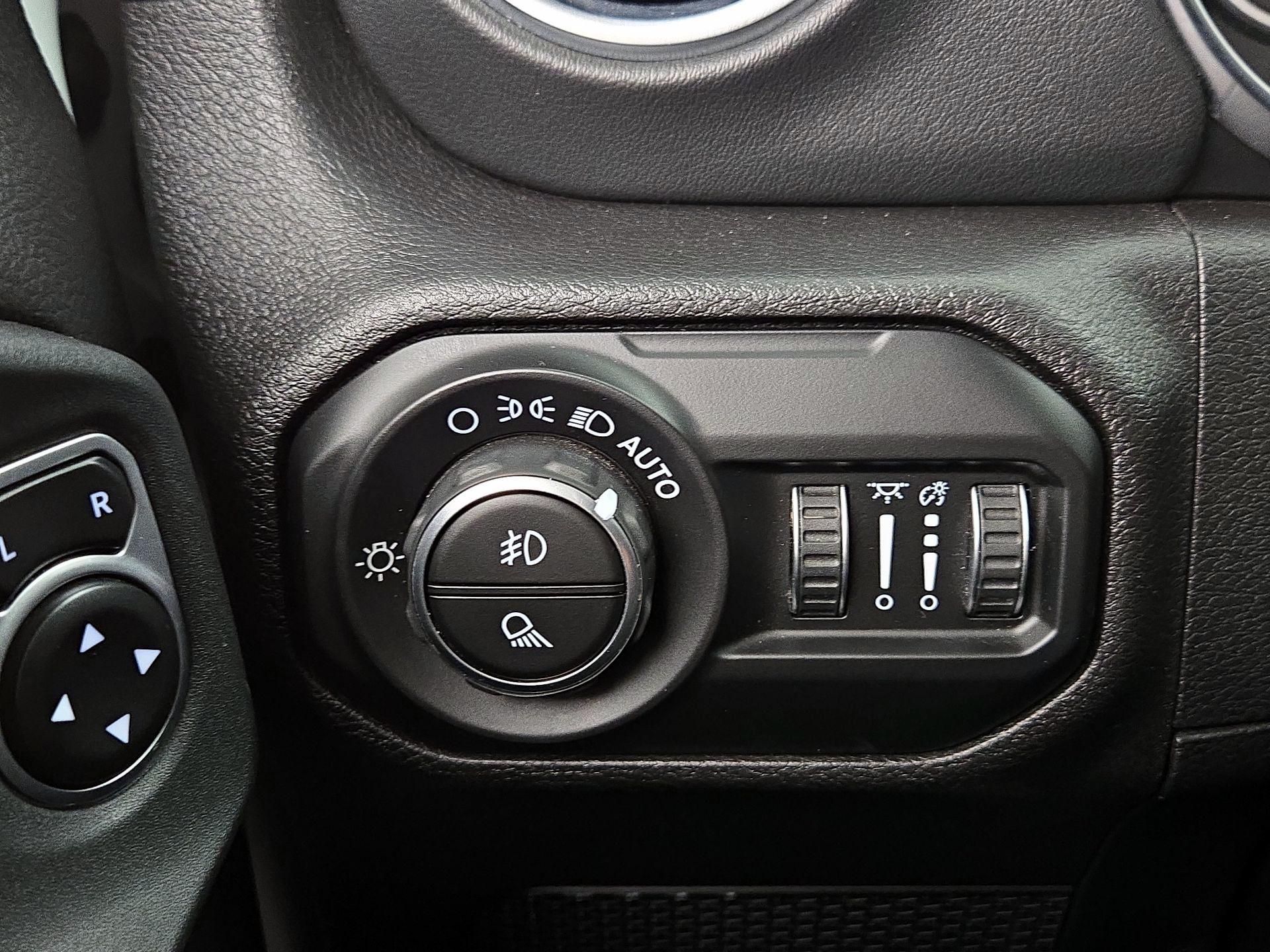 Thumbnail: 2020 Jeep Gladiator - 13