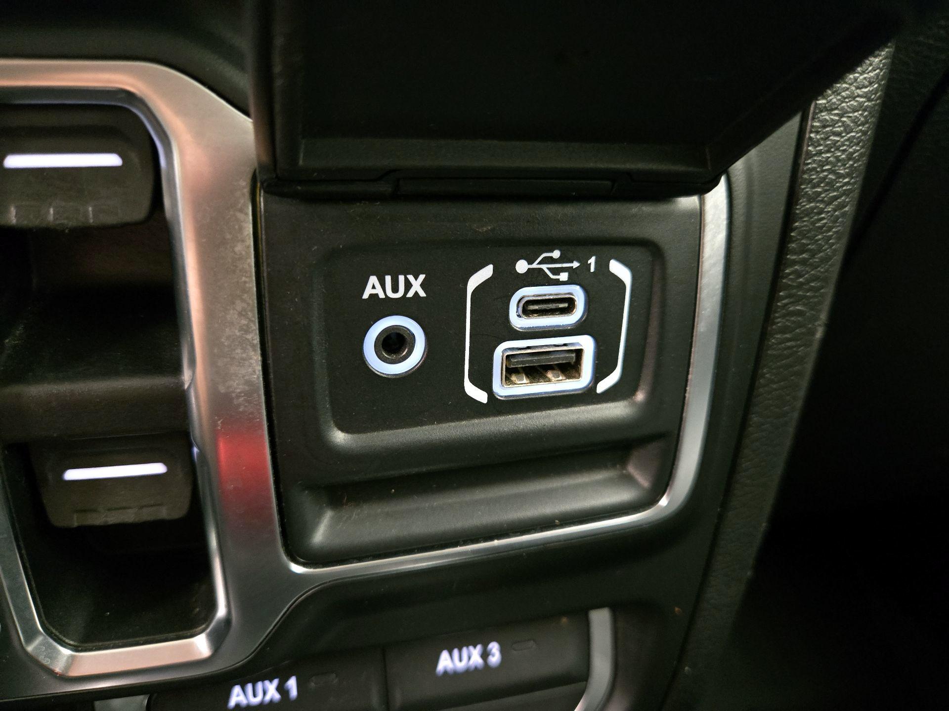 Thumbnail: 2020 Jeep Gladiator - 19