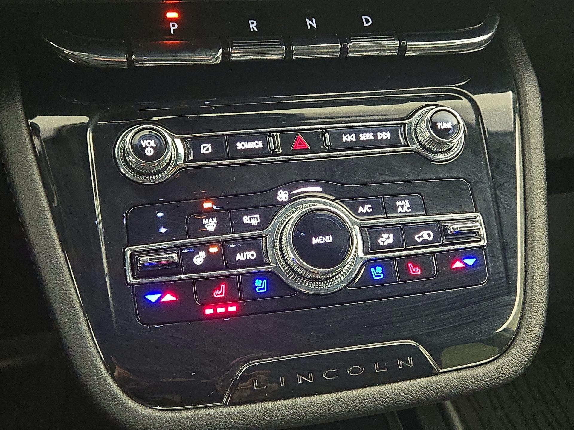 Thumbnail: 2022 Lincoln Corsair - 17