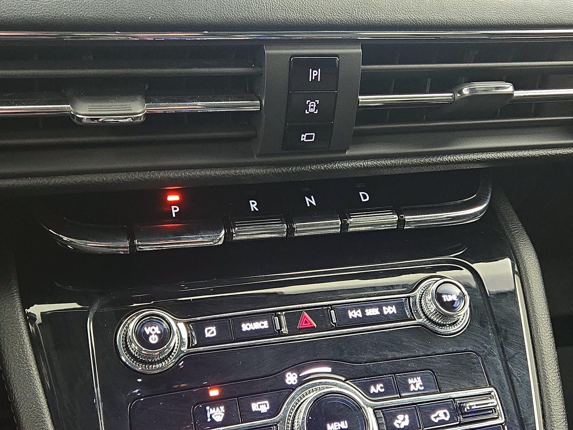 Thumbnail: 2022 Lincoln Corsair - 18